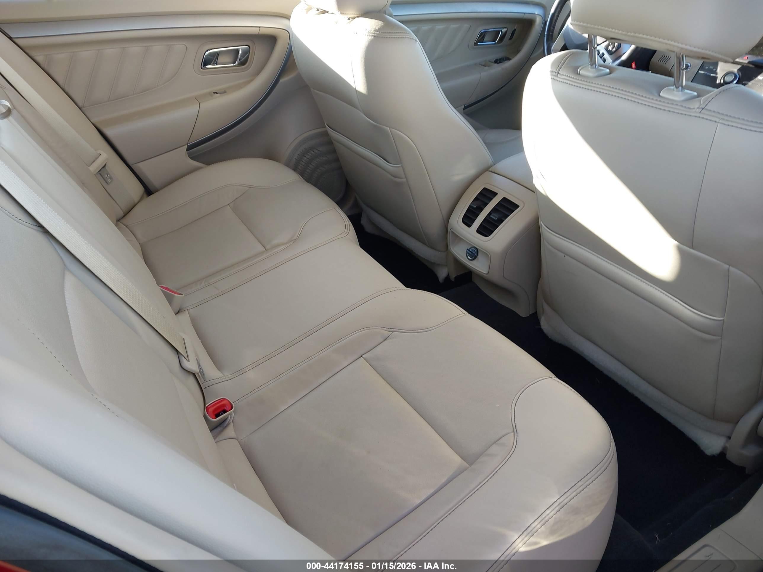 FORD TAURUS image 8