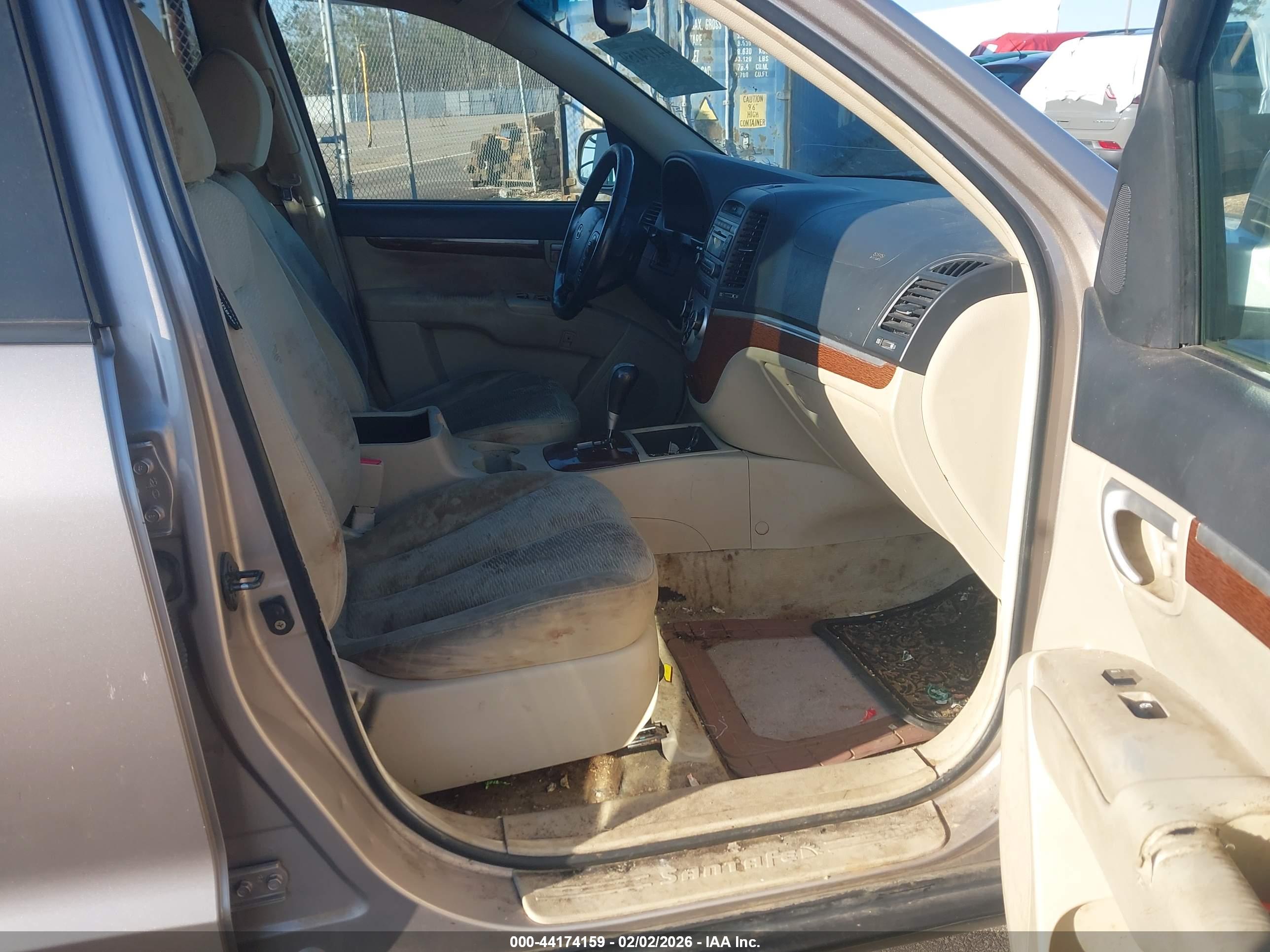 HYUNDAI SANTA image 5
