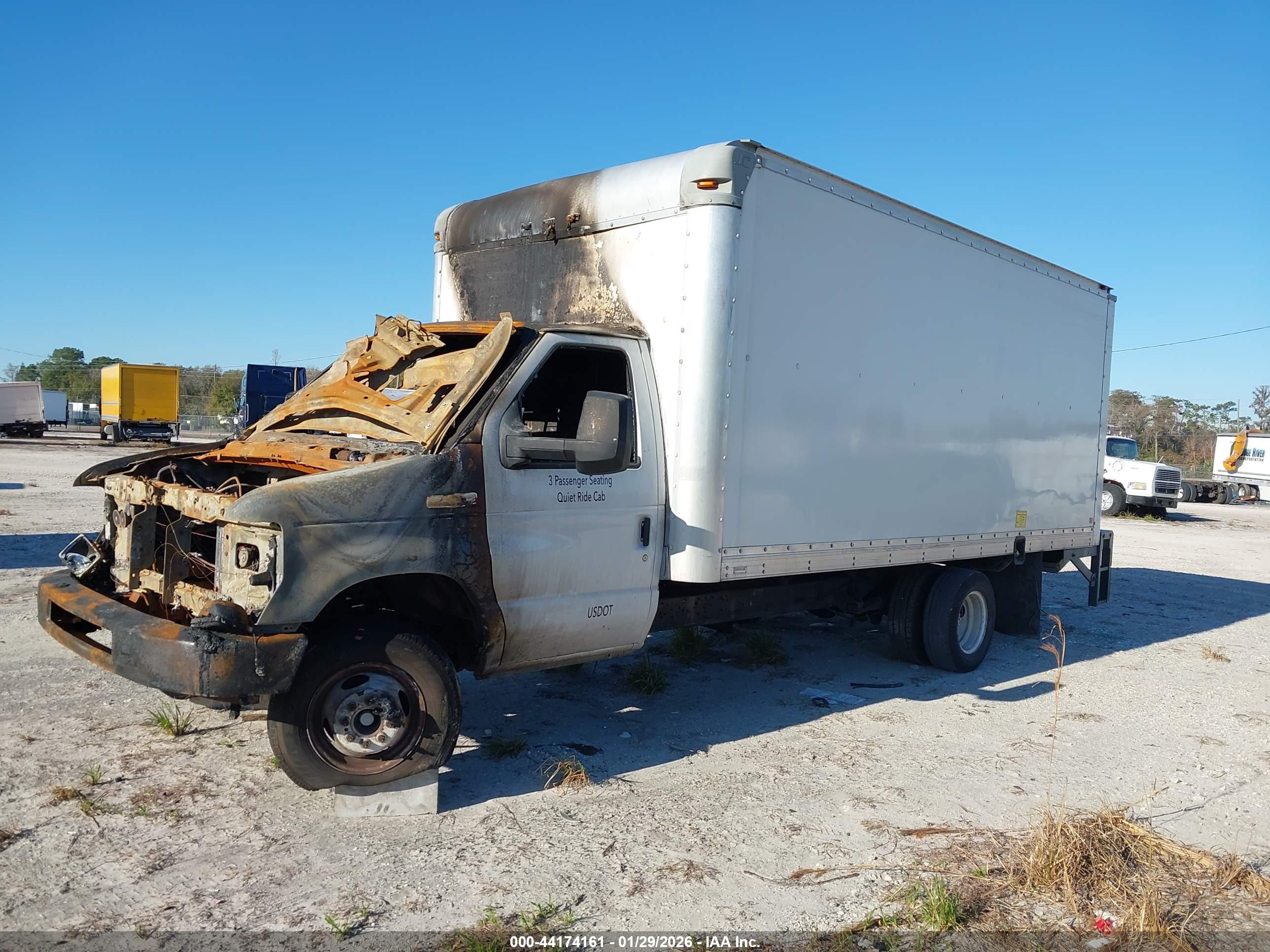 FORD E-350 image 2