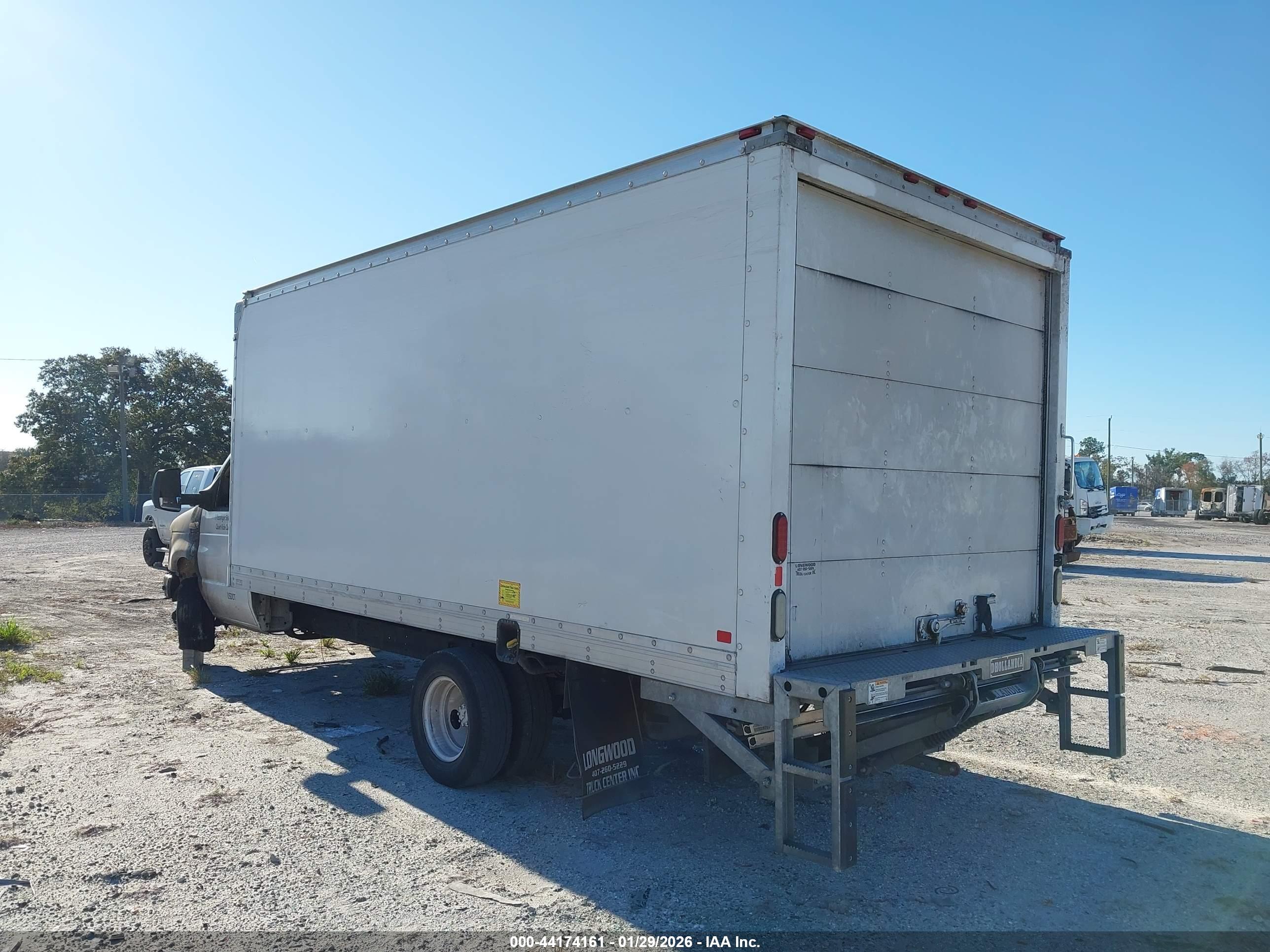 FORD E-350 image 3