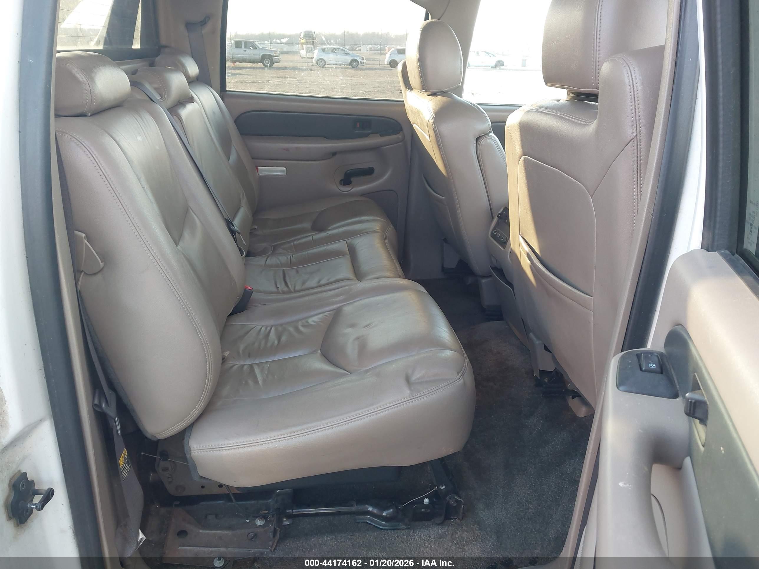 CHEVROLET AVALANCHE image 8