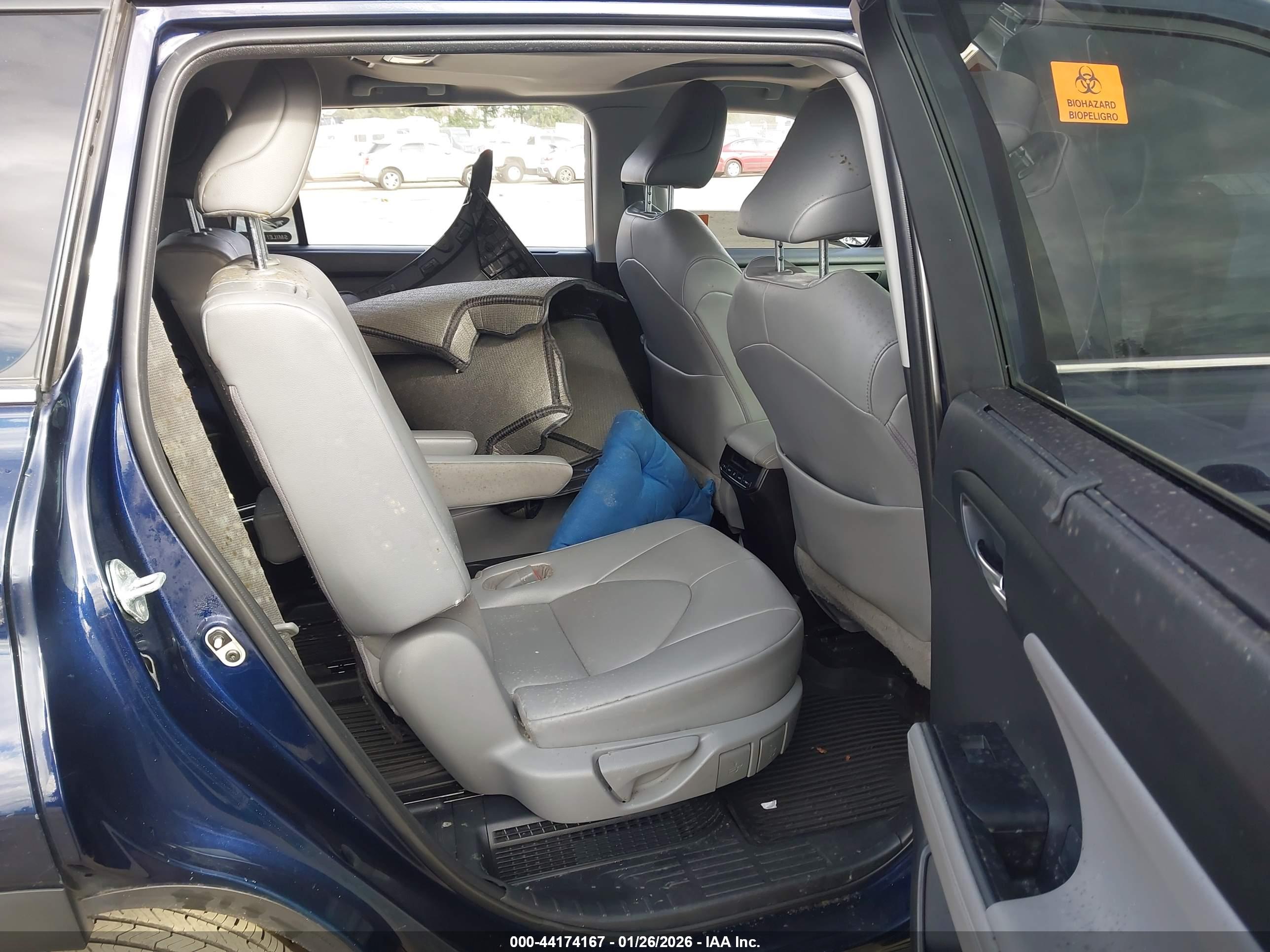 TOYOTA HIGHLANDER image 8