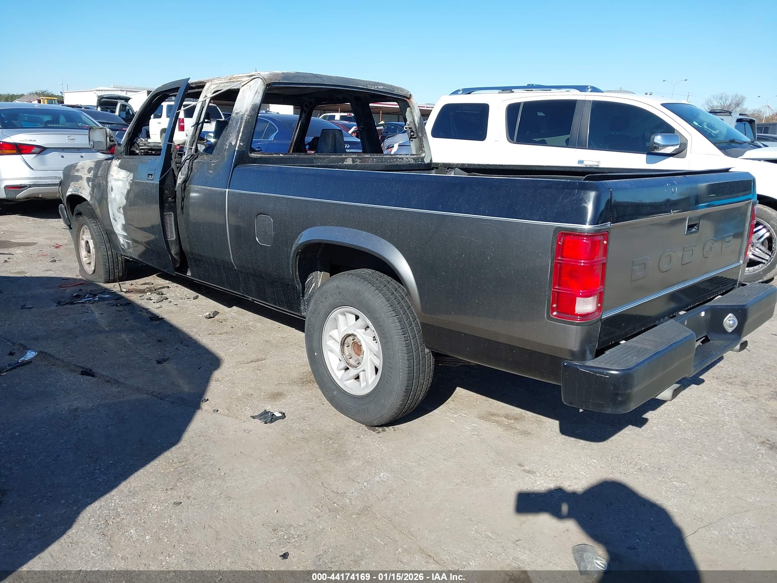 DODGE DAKOTA image 3