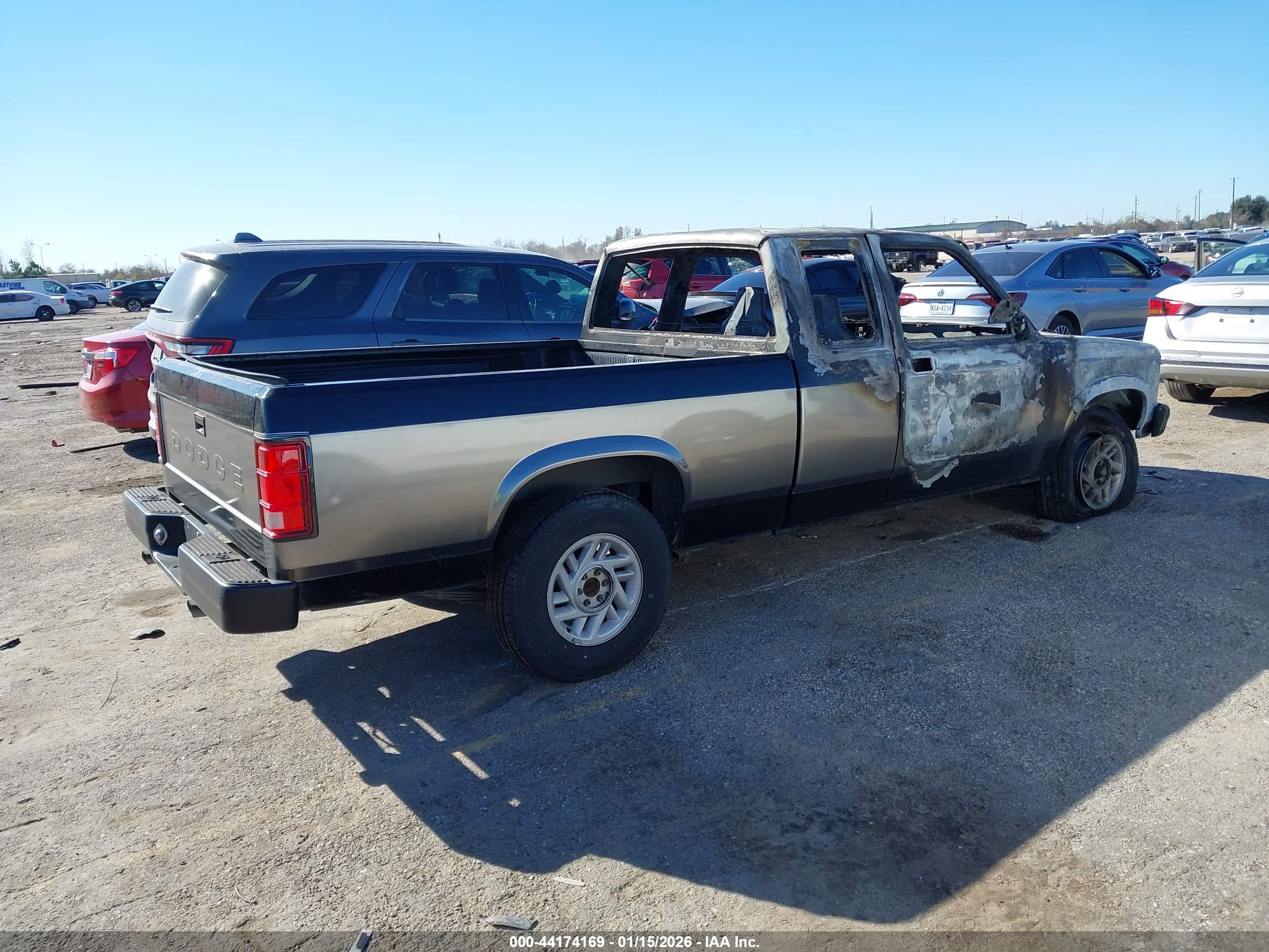 DODGE DAKOTA image 4