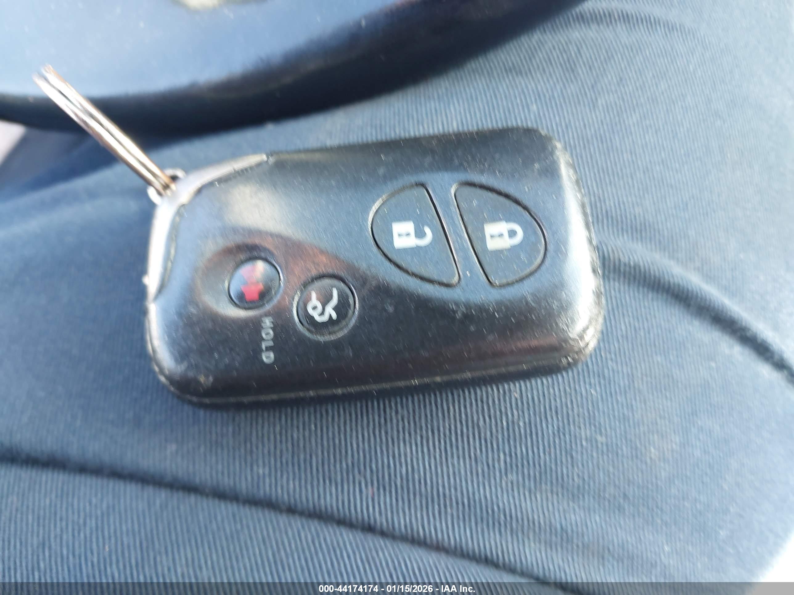 LEXUS IS image 11