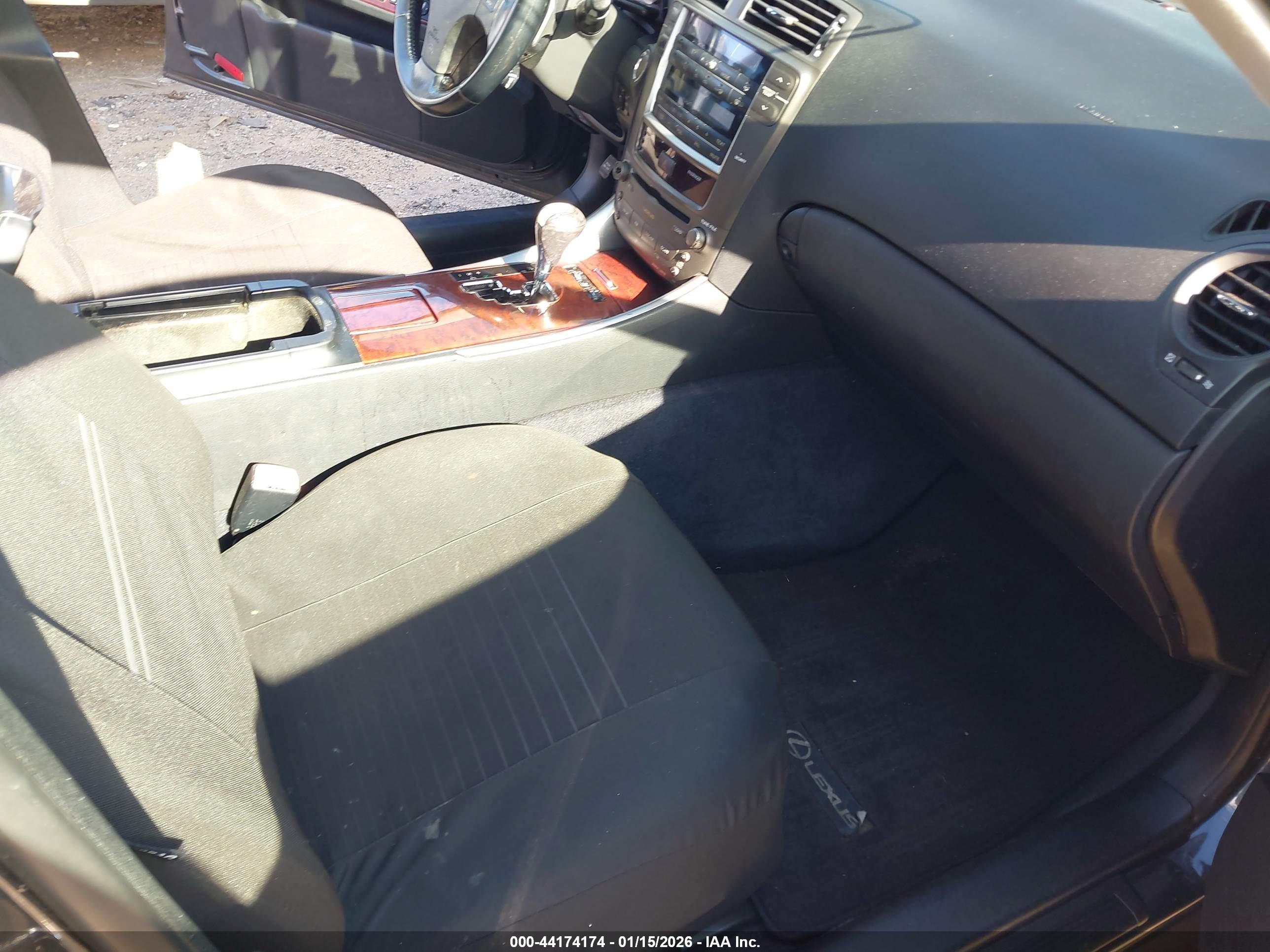 LEXUS IS image 5