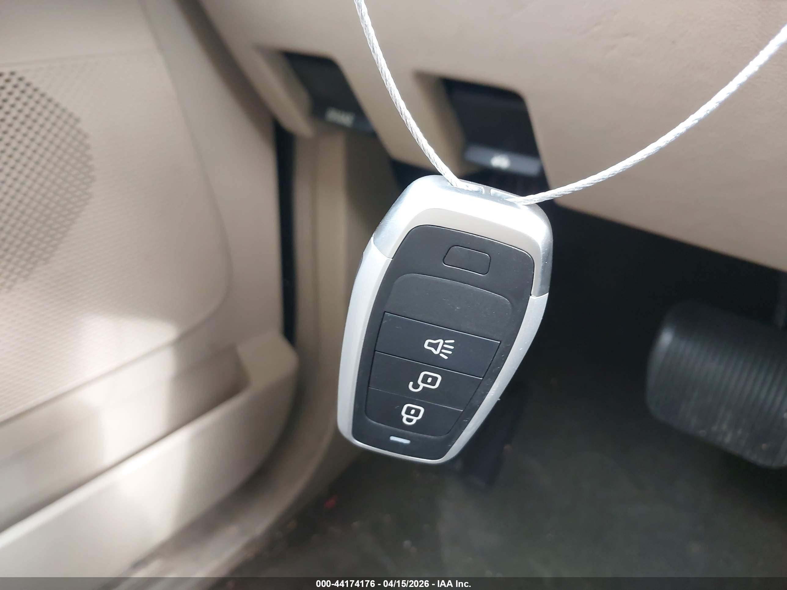 LINCOLN NAVIGATOR image 11