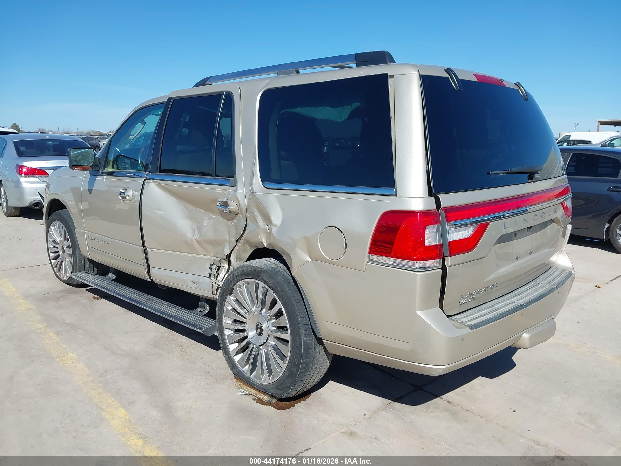 LINCOLN NAVIGATOR image 3