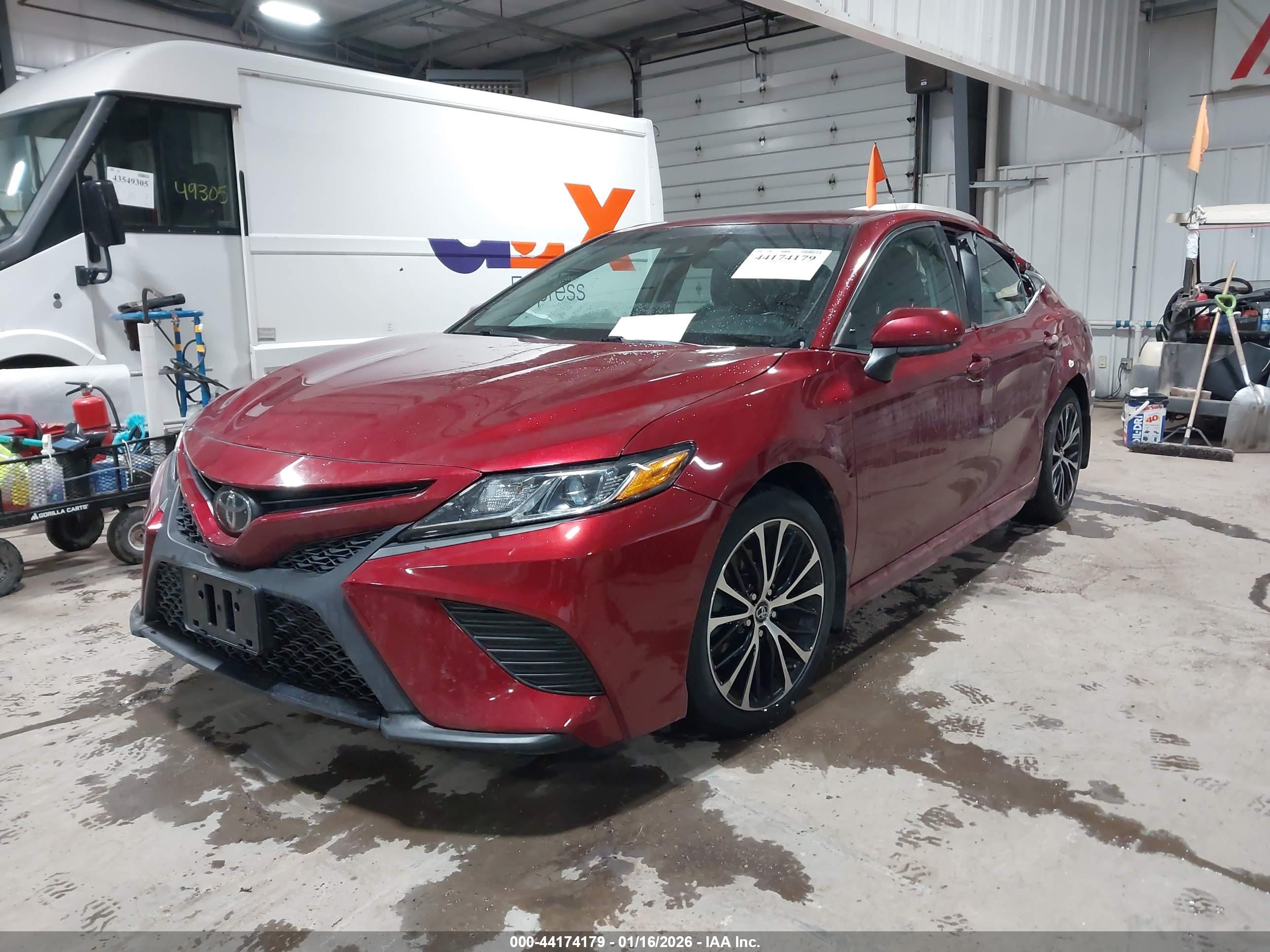 TOYOTA CAMRY image 2