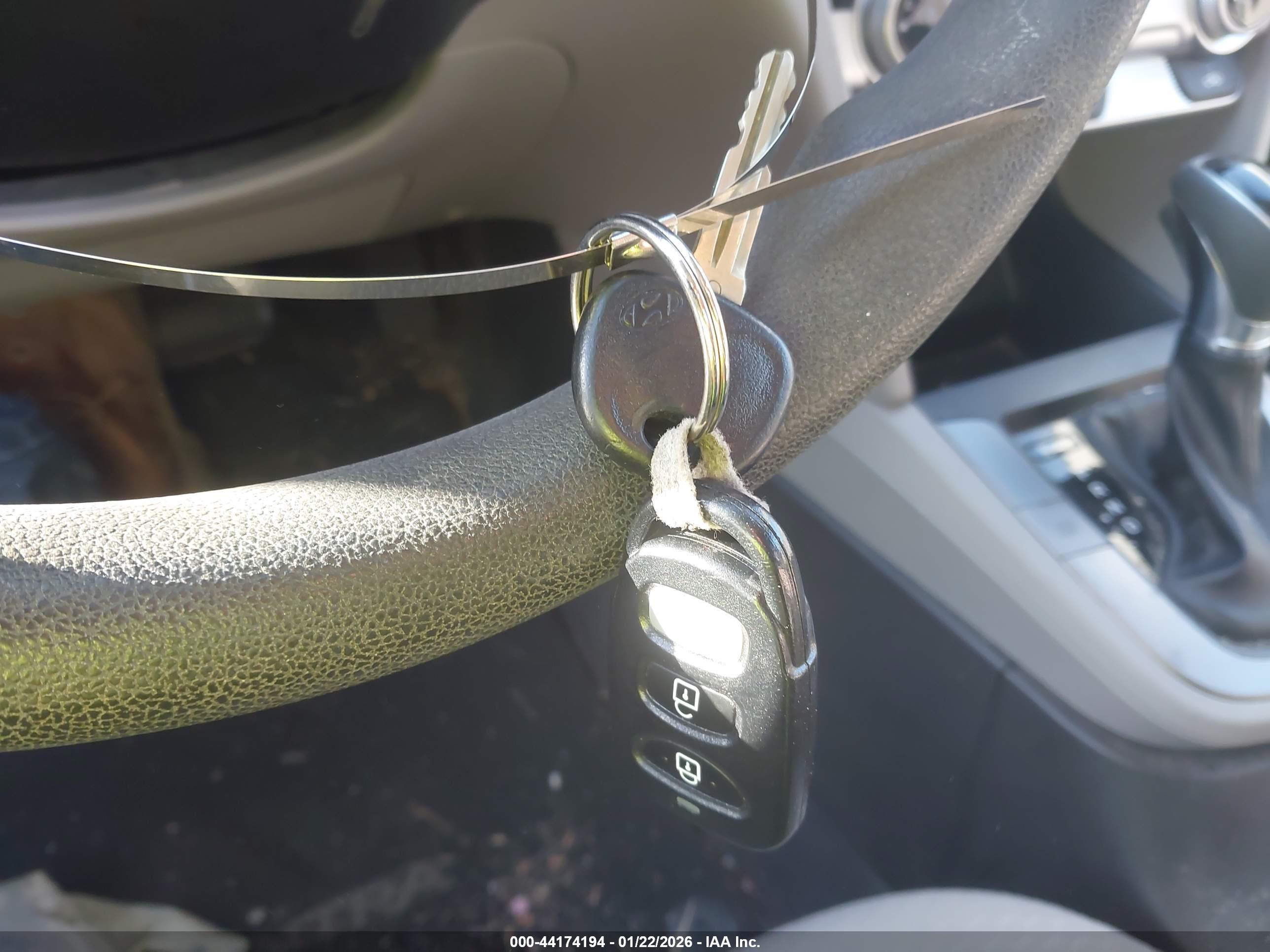 HYUNDAI ELANTRA image 11