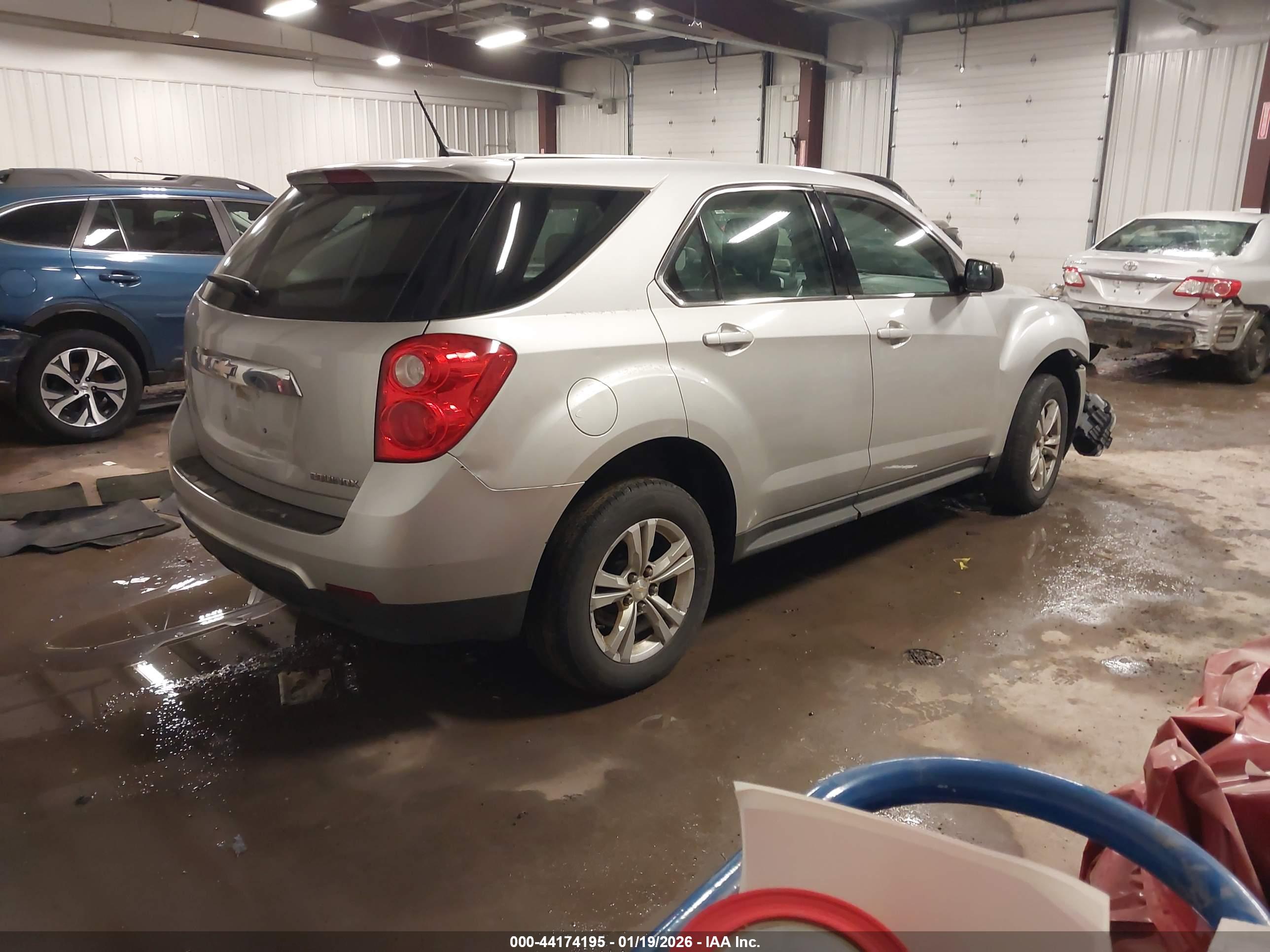 CHEVROLET EQUINOX image 4