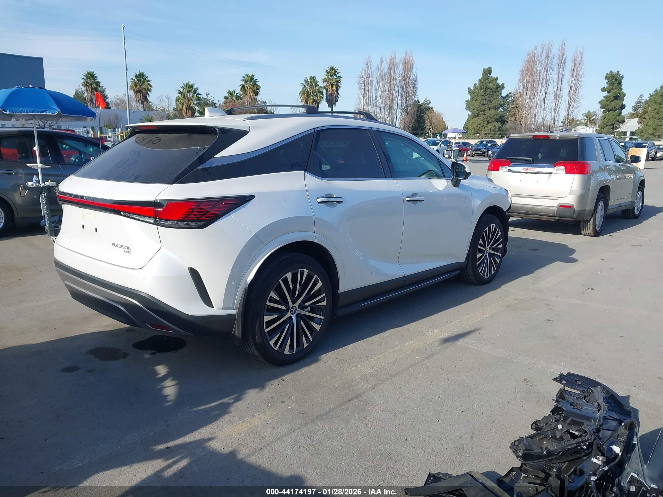 LEXUS RX image 4