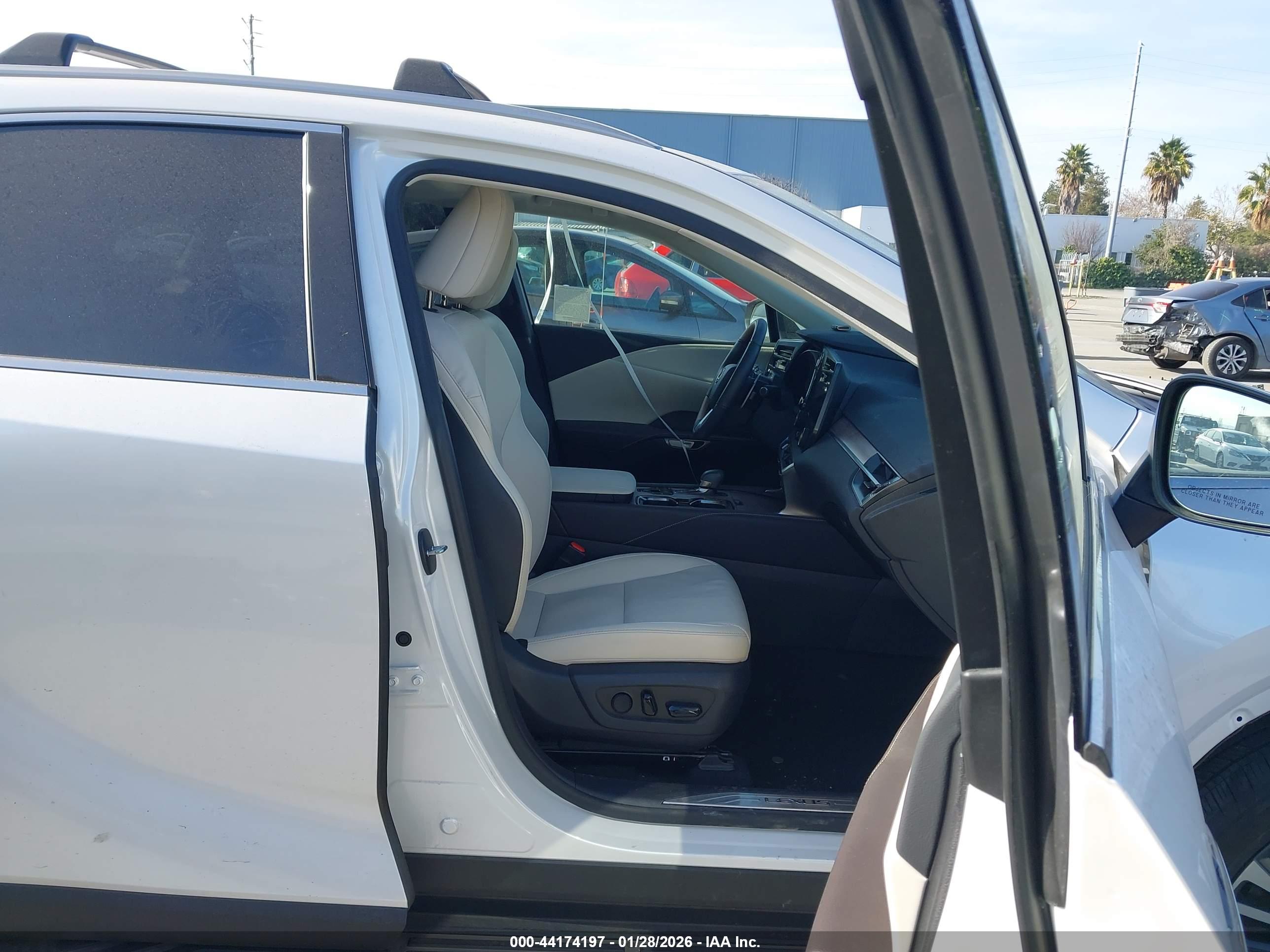 LEXUS RX image 5
