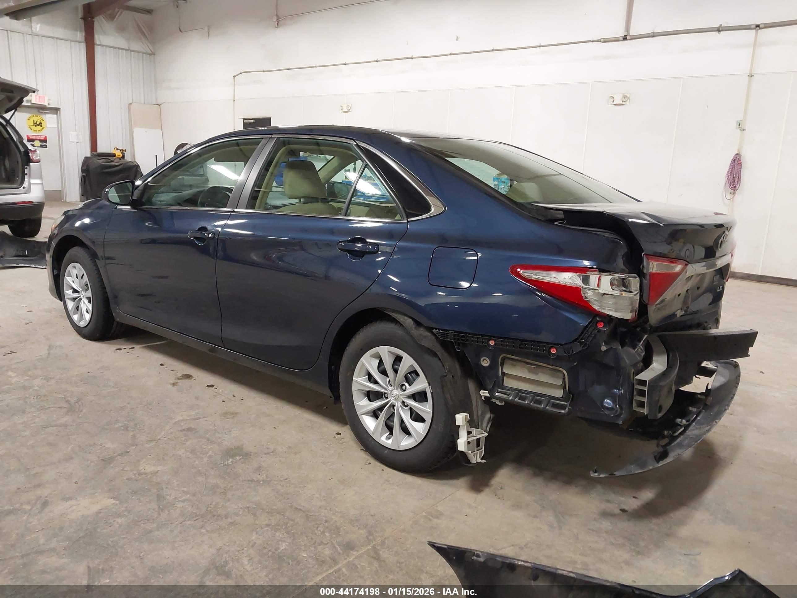 TOYOTA CAMRY image 3