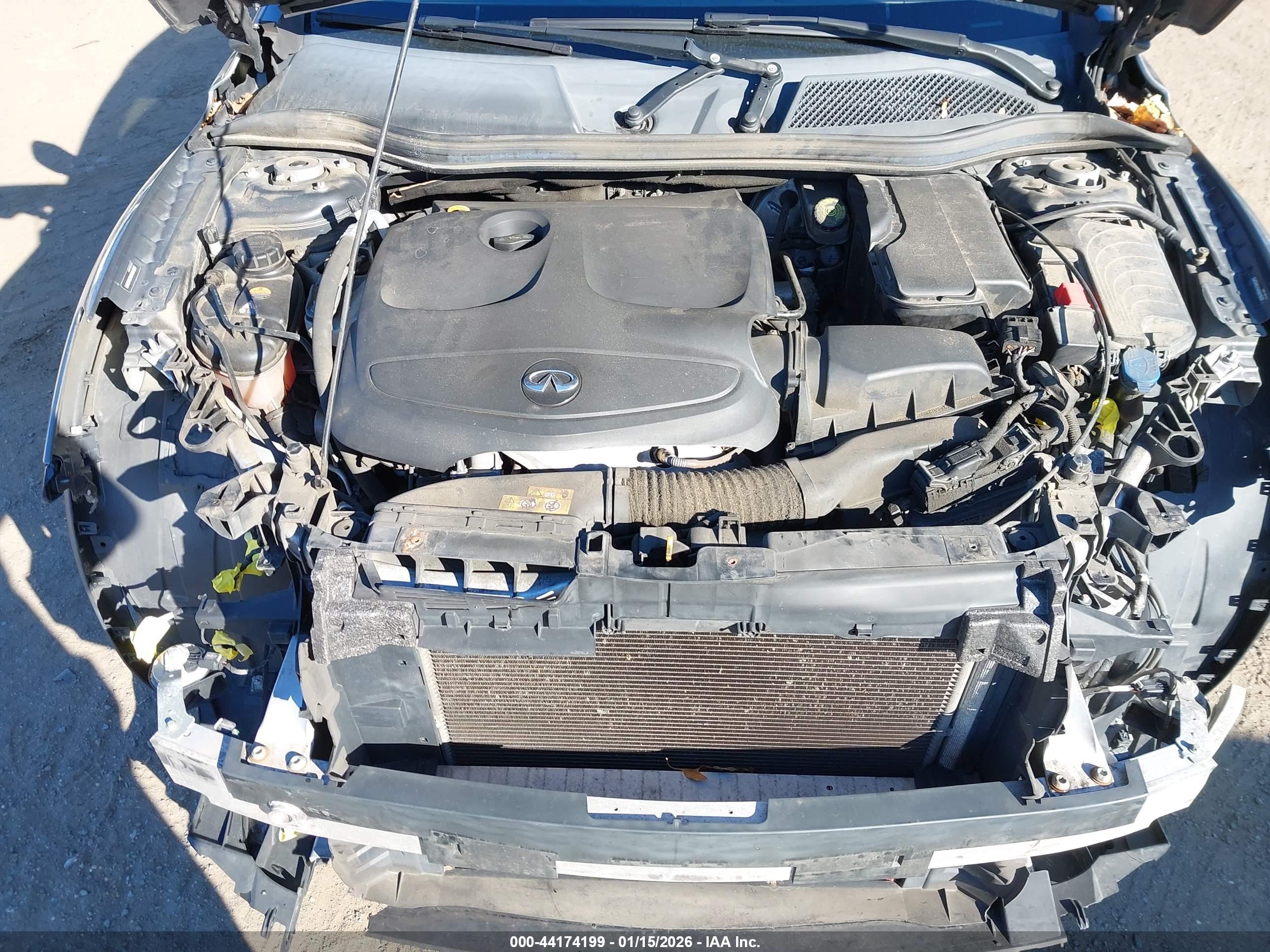 INFINITI QX30 image 10