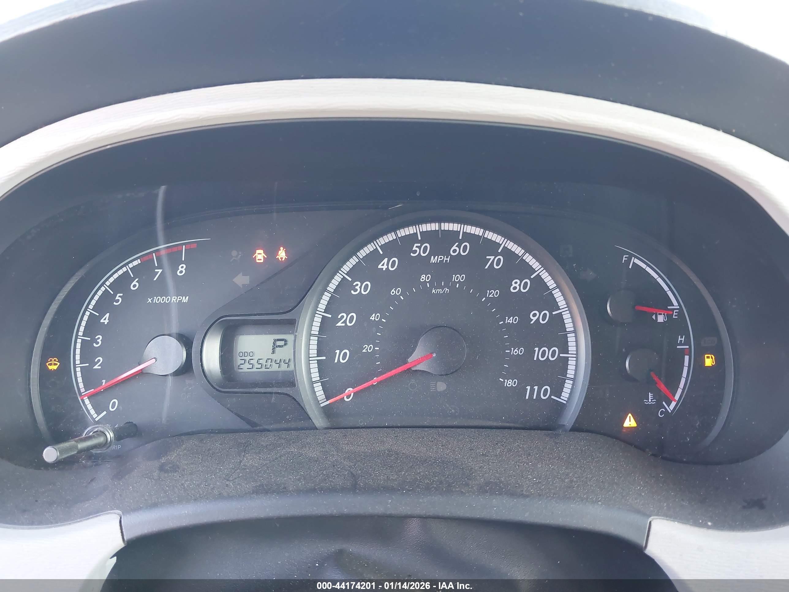 TOYOTA SIENNA image 7