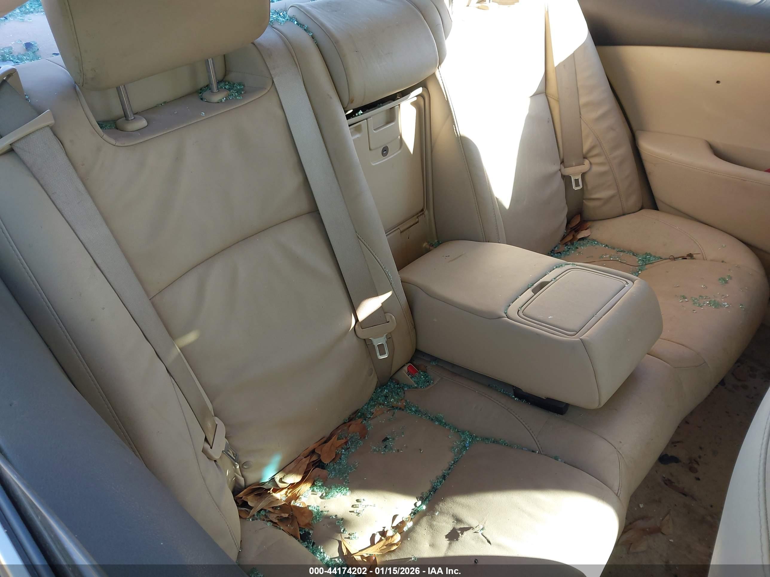 LEXUS ES image 8