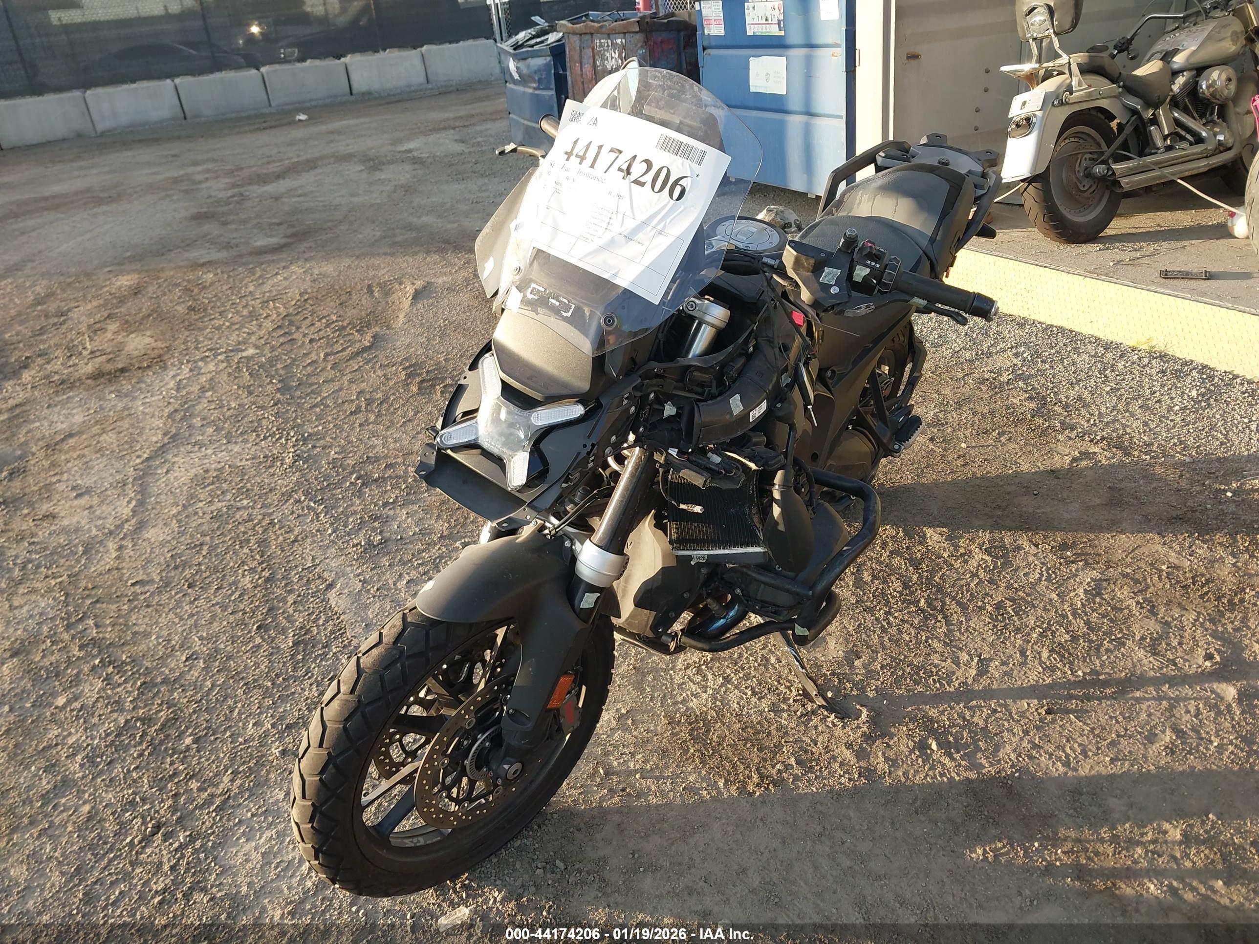 BMW R image 2
