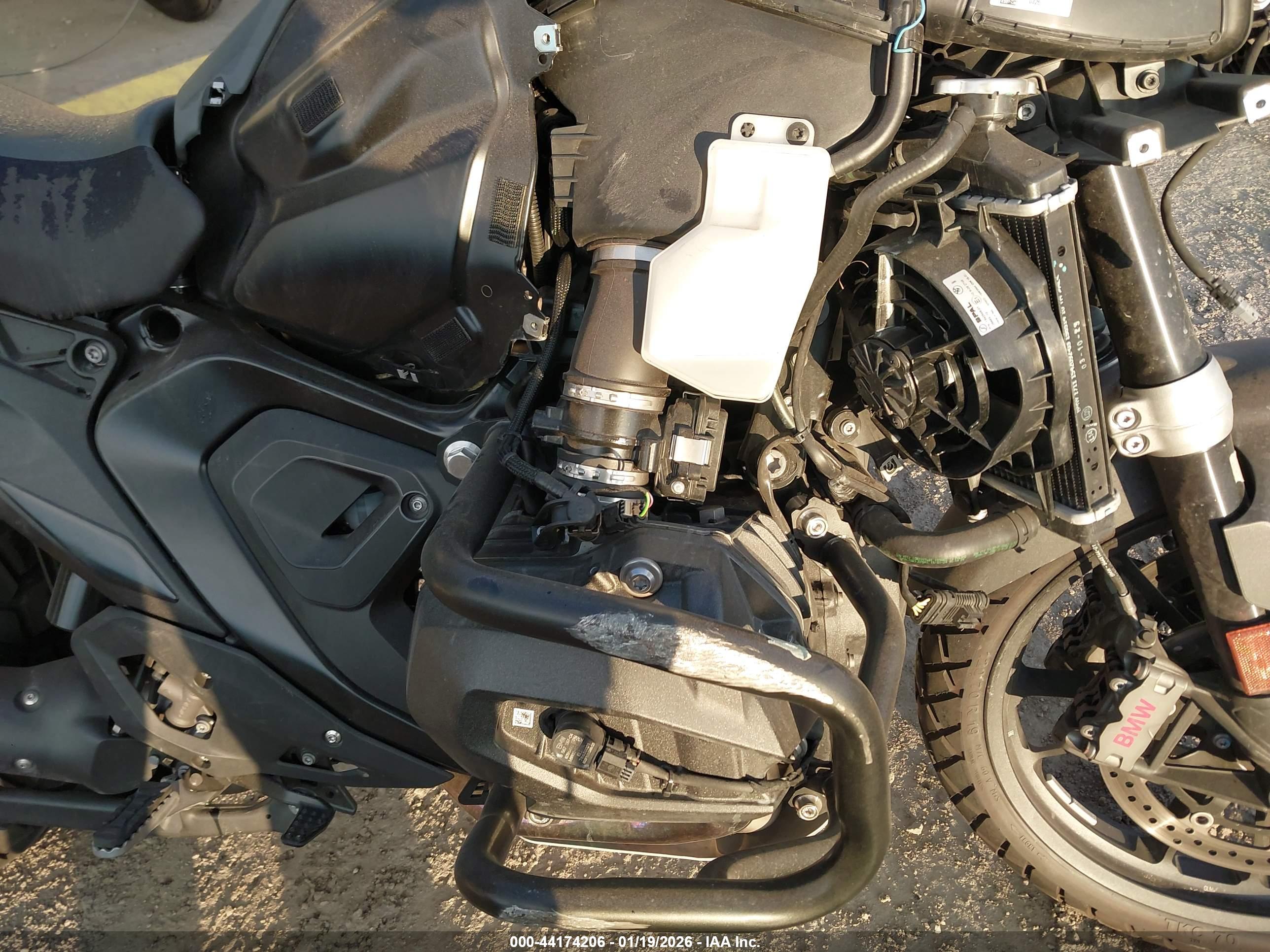 BMW R image 8
