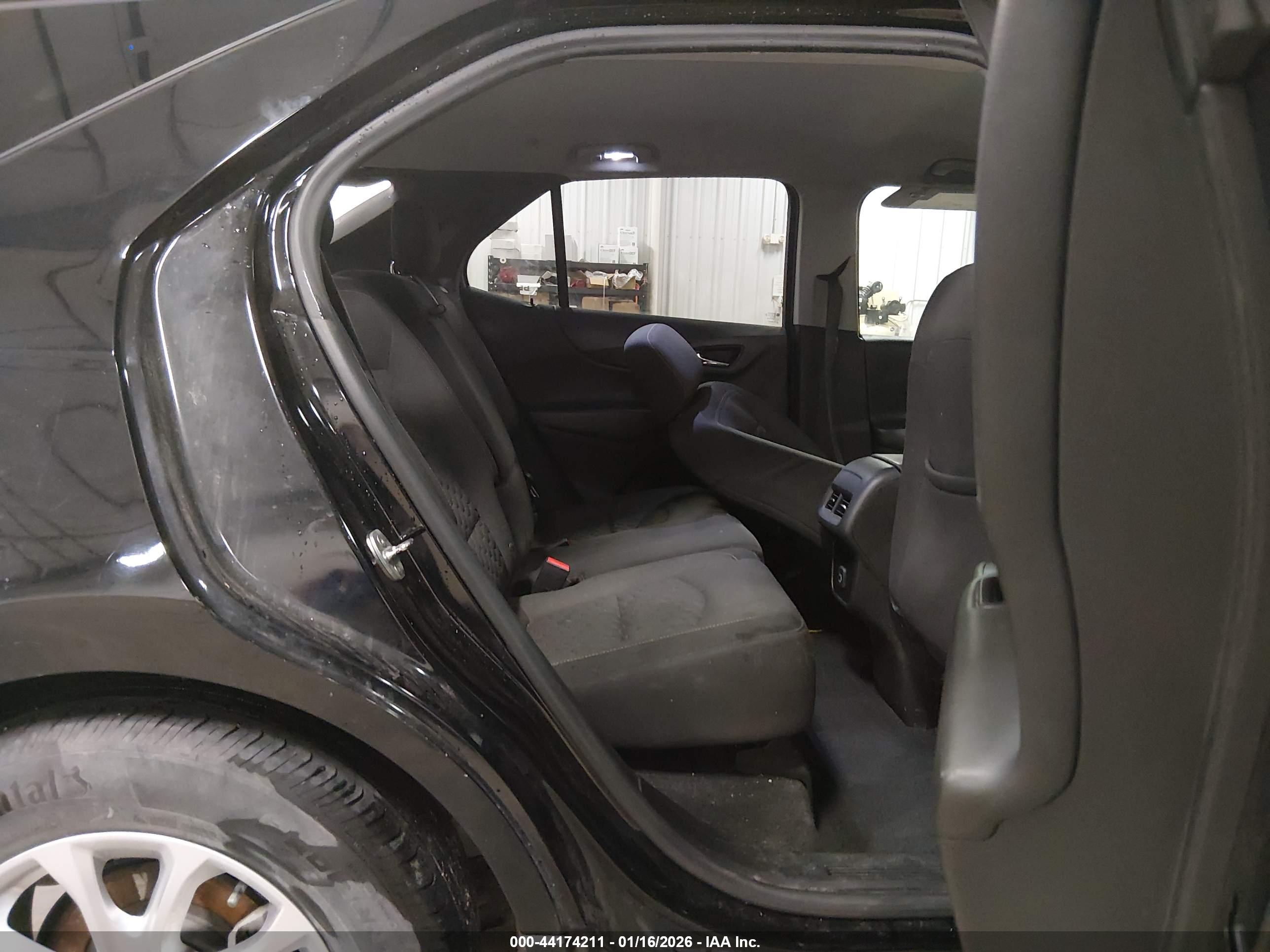 CHEVROLET EQUINOX image 8
