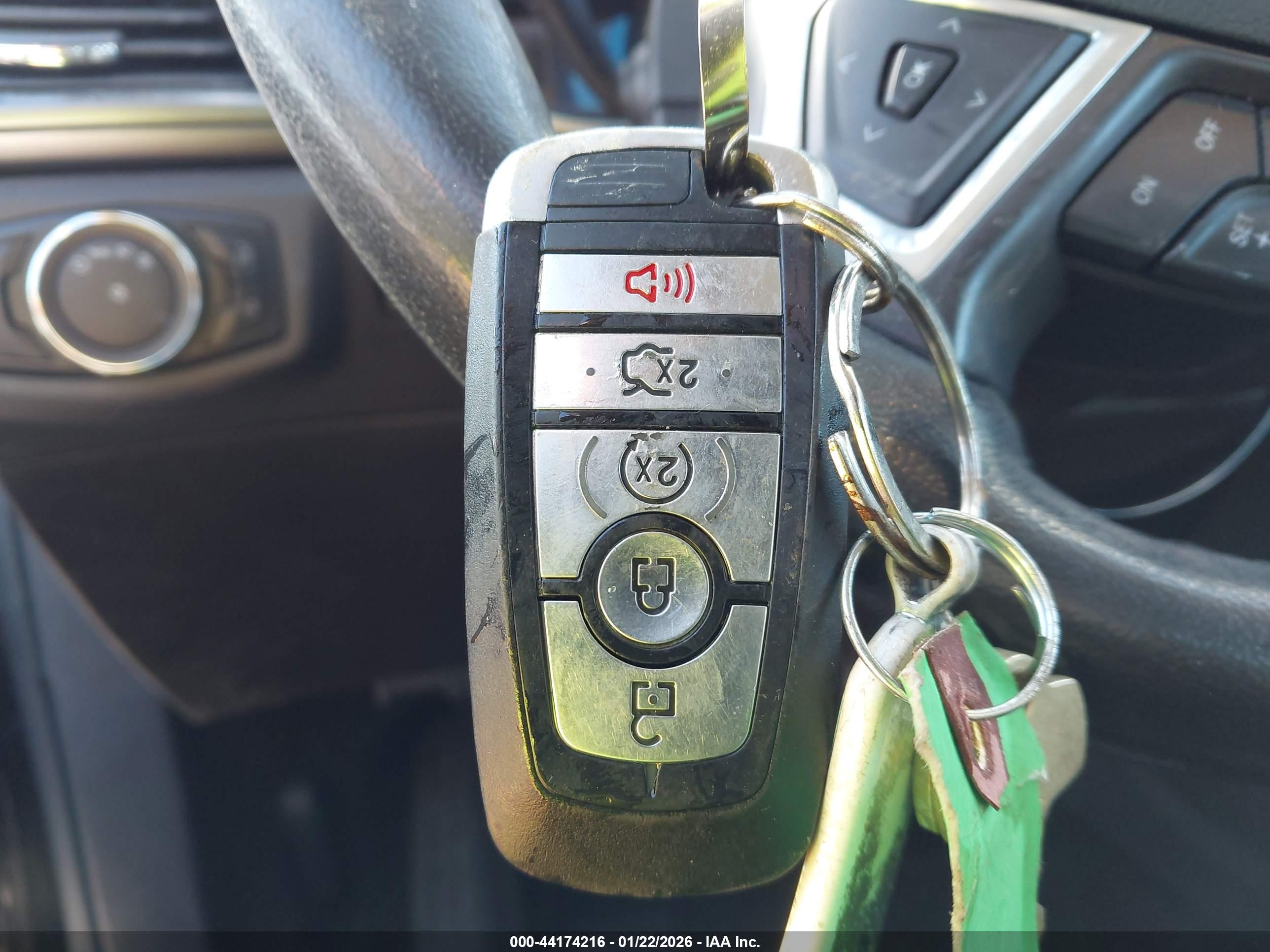 FORD FUSION image 11