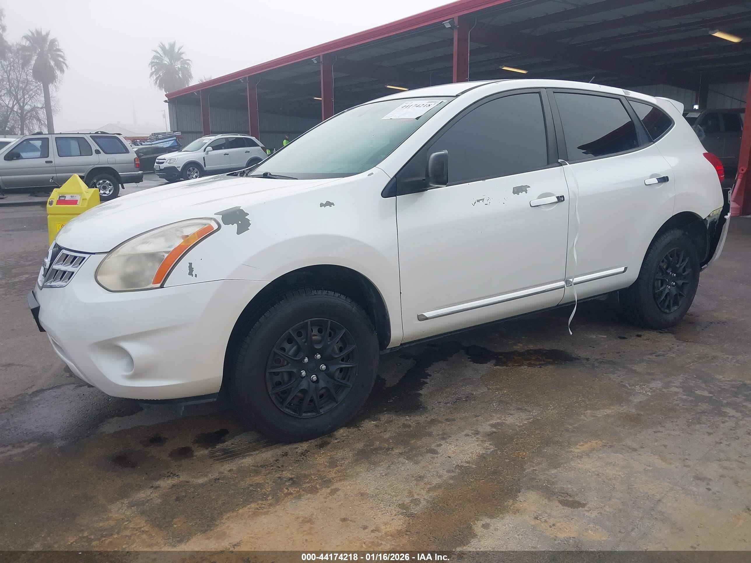 NISSAN ROGUE image 2