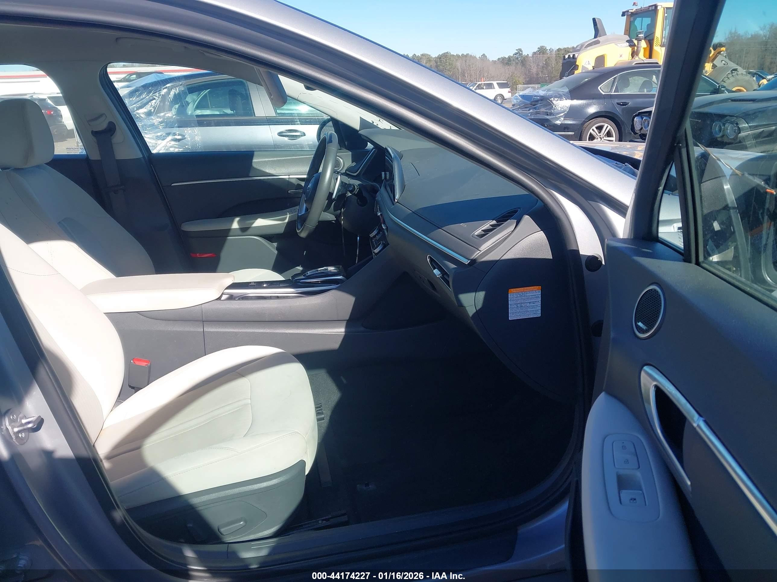 HYUNDAI SONATA image 5