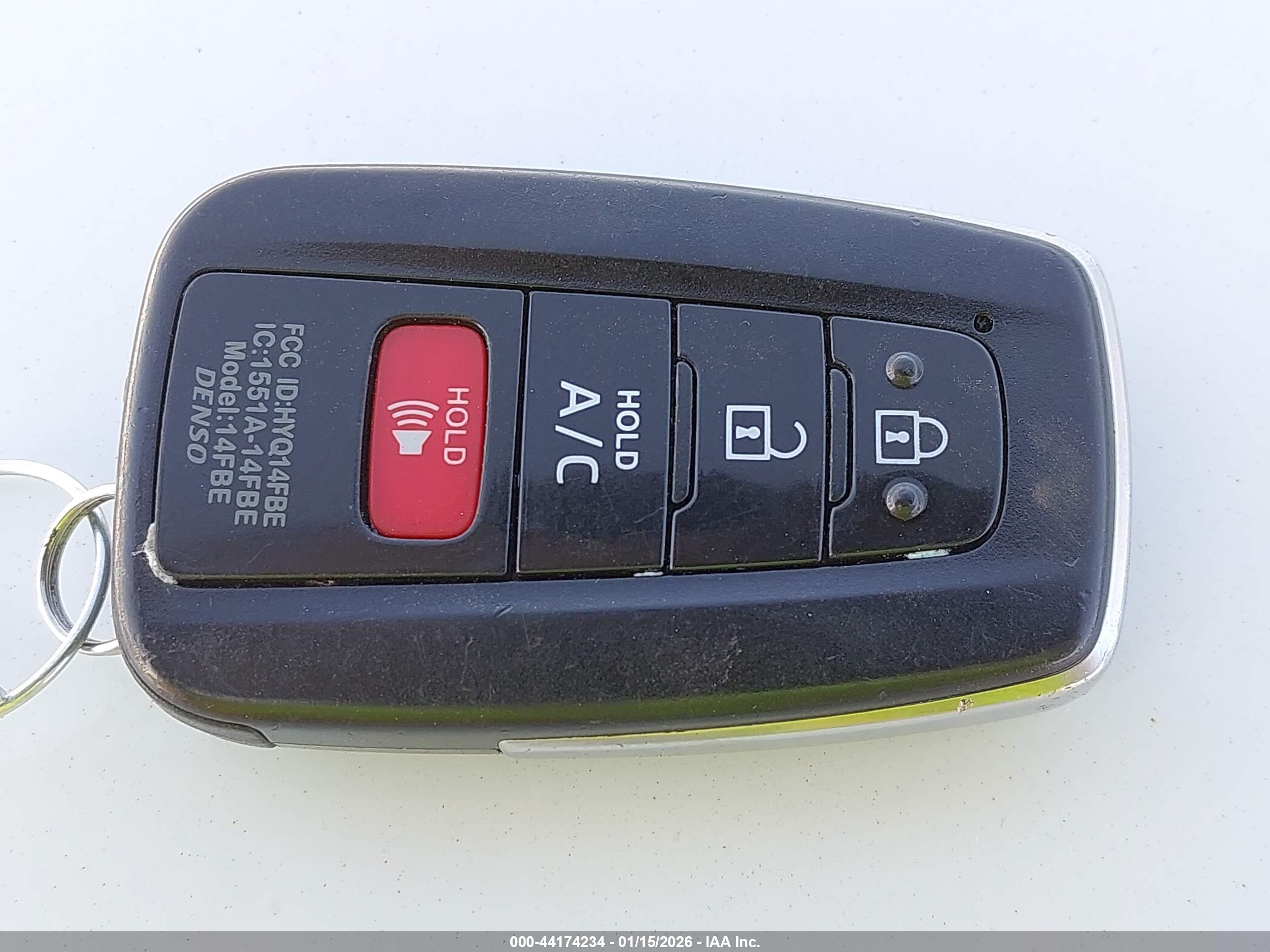 TOYOTA PRIUS image 11