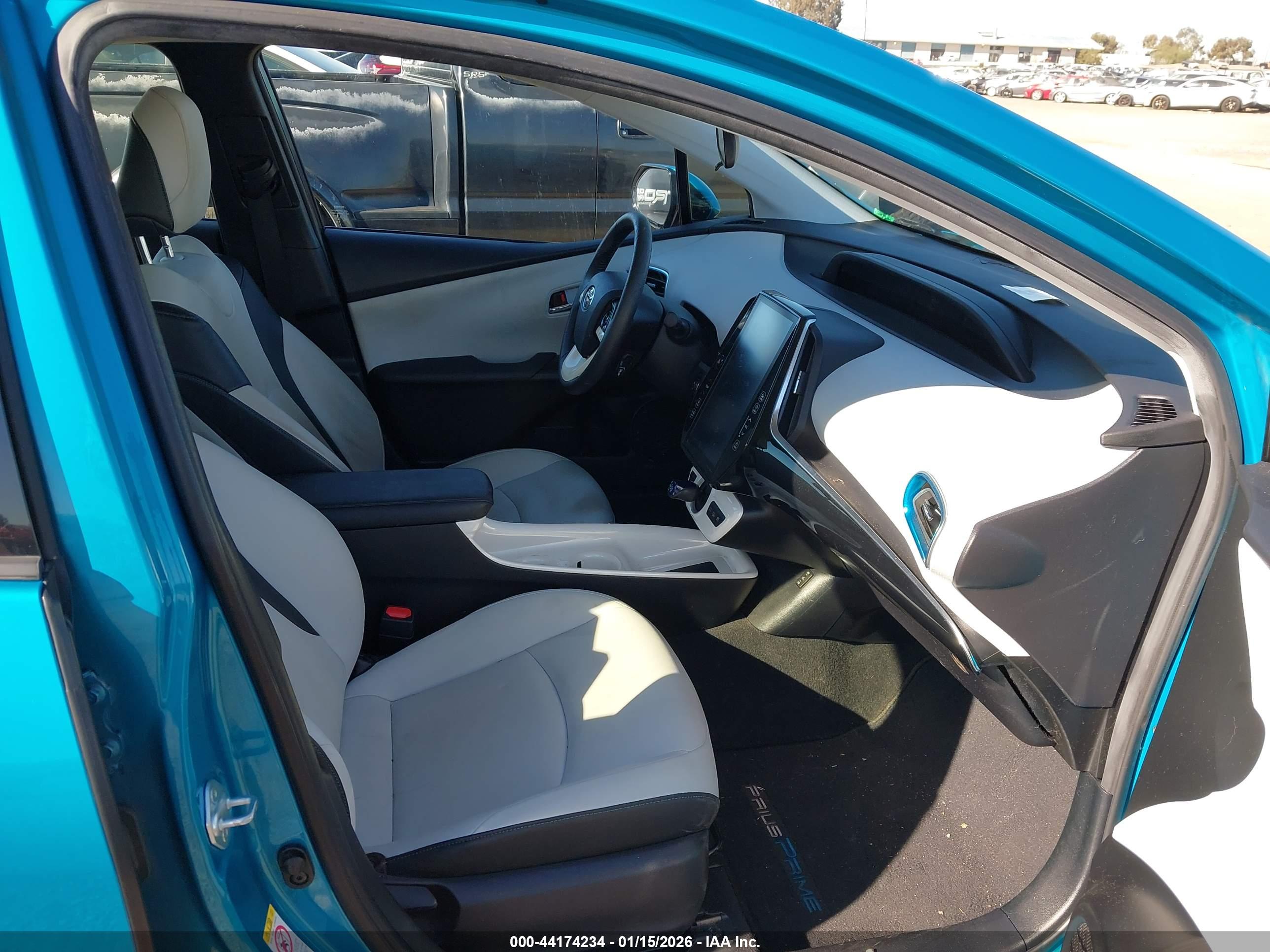 TOYOTA PRIUS image 5