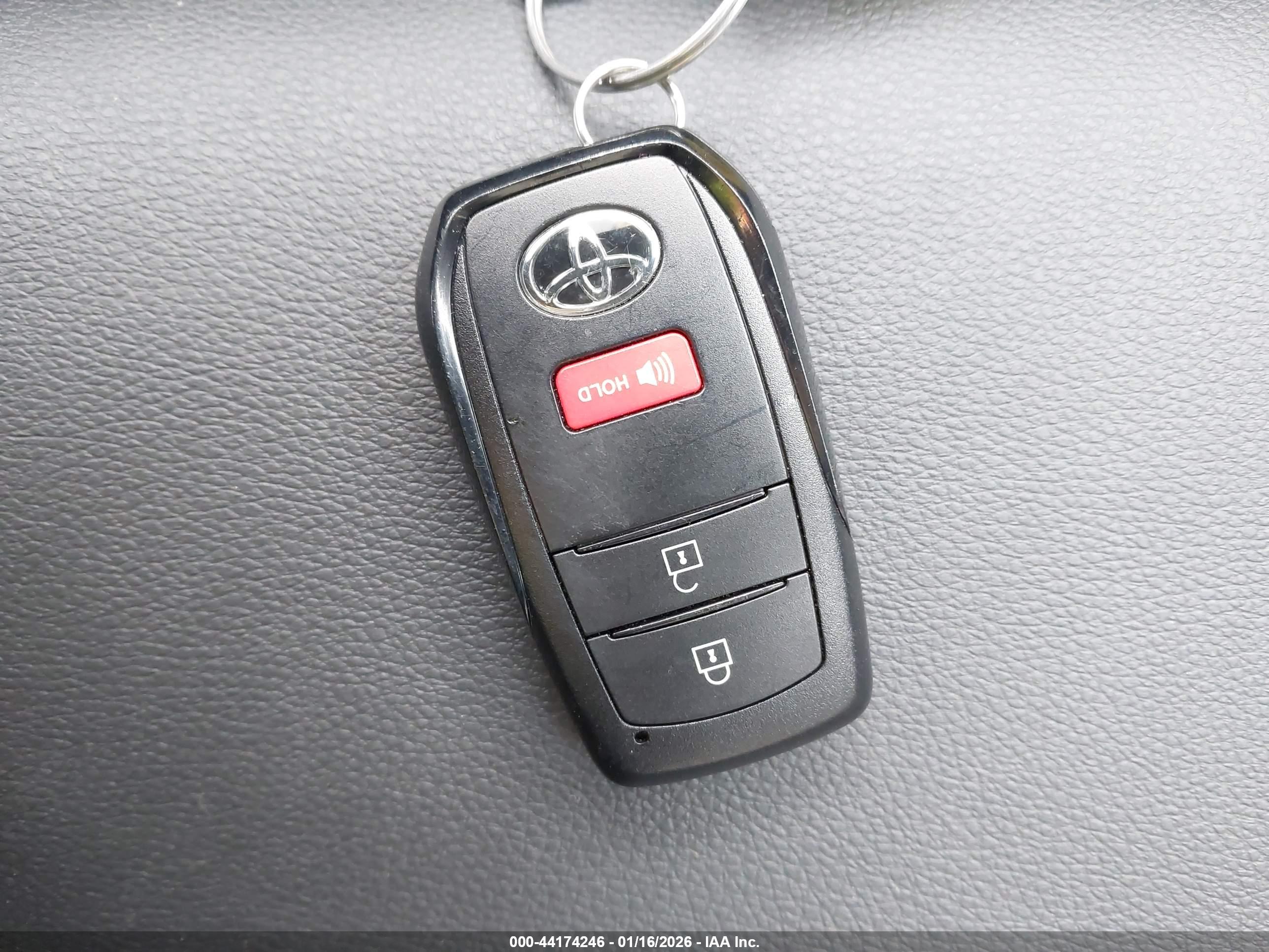 TOYOTA COROLLA image 11