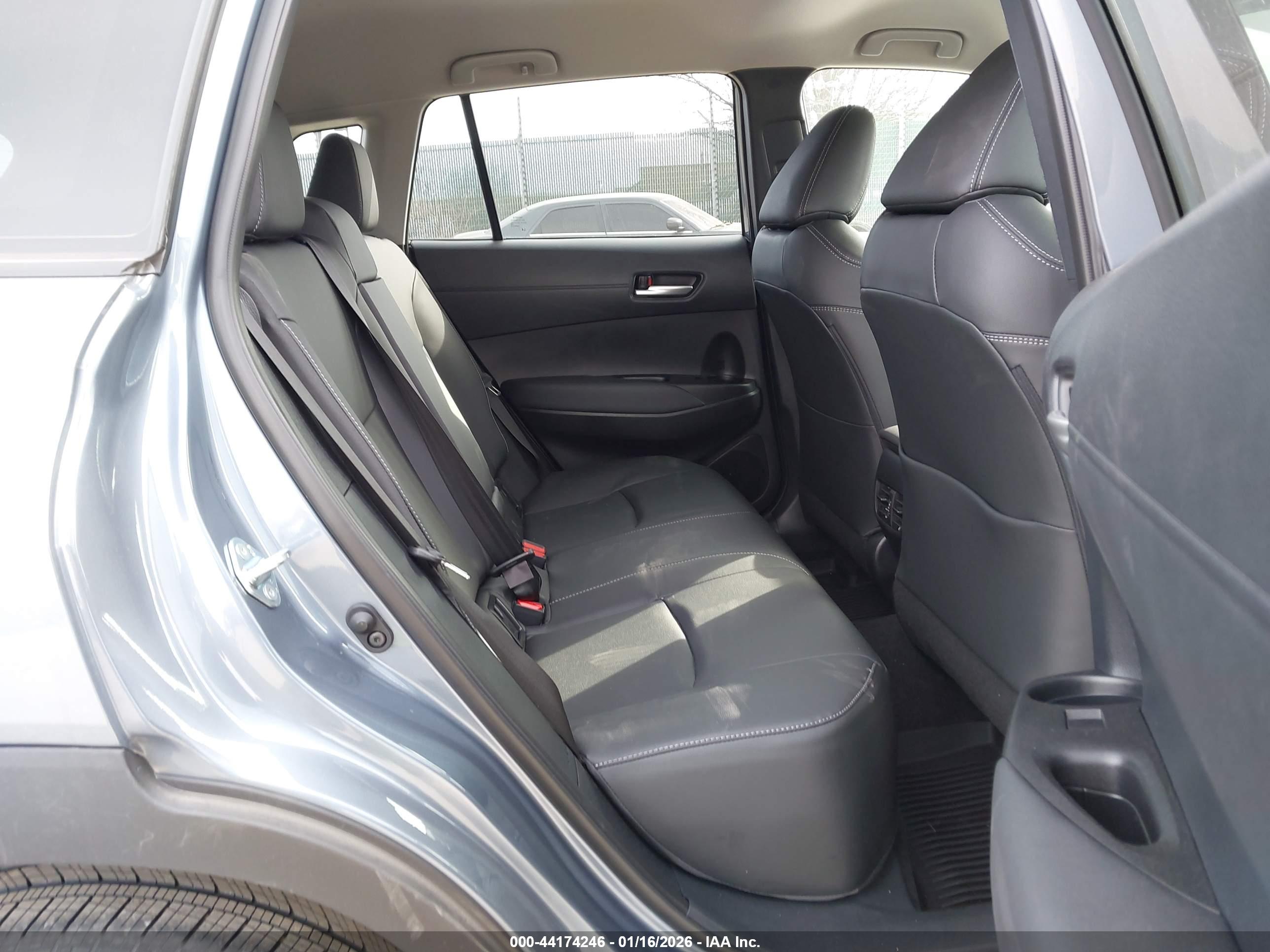 TOYOTA COROLLA image 8