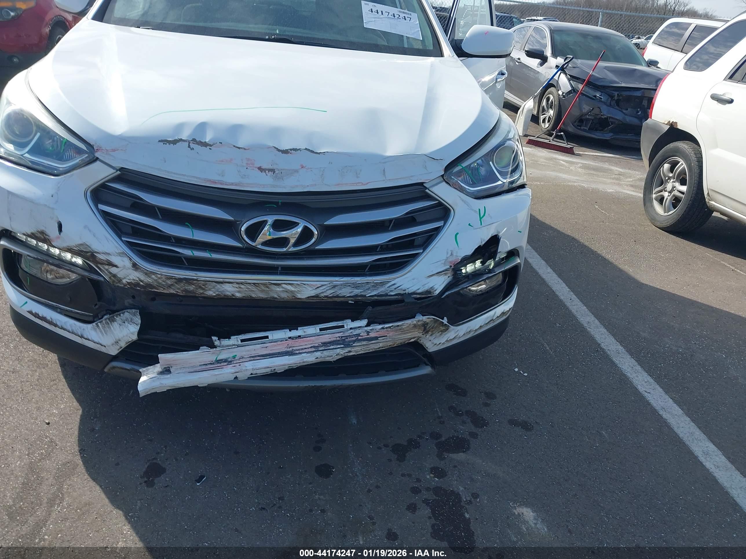 HYUNDAI SANTA image 6
