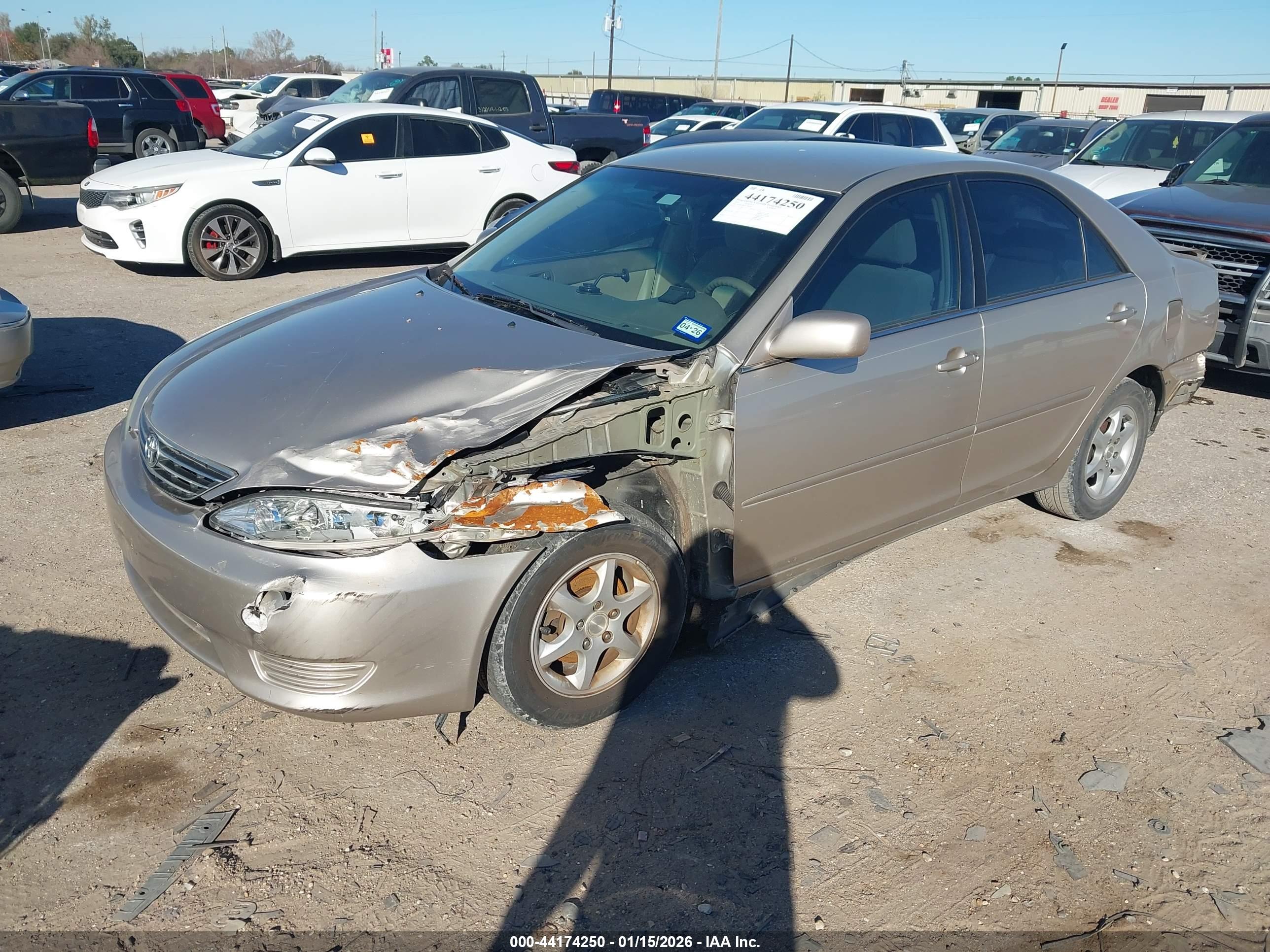 TOYOTA CAMRY image 2