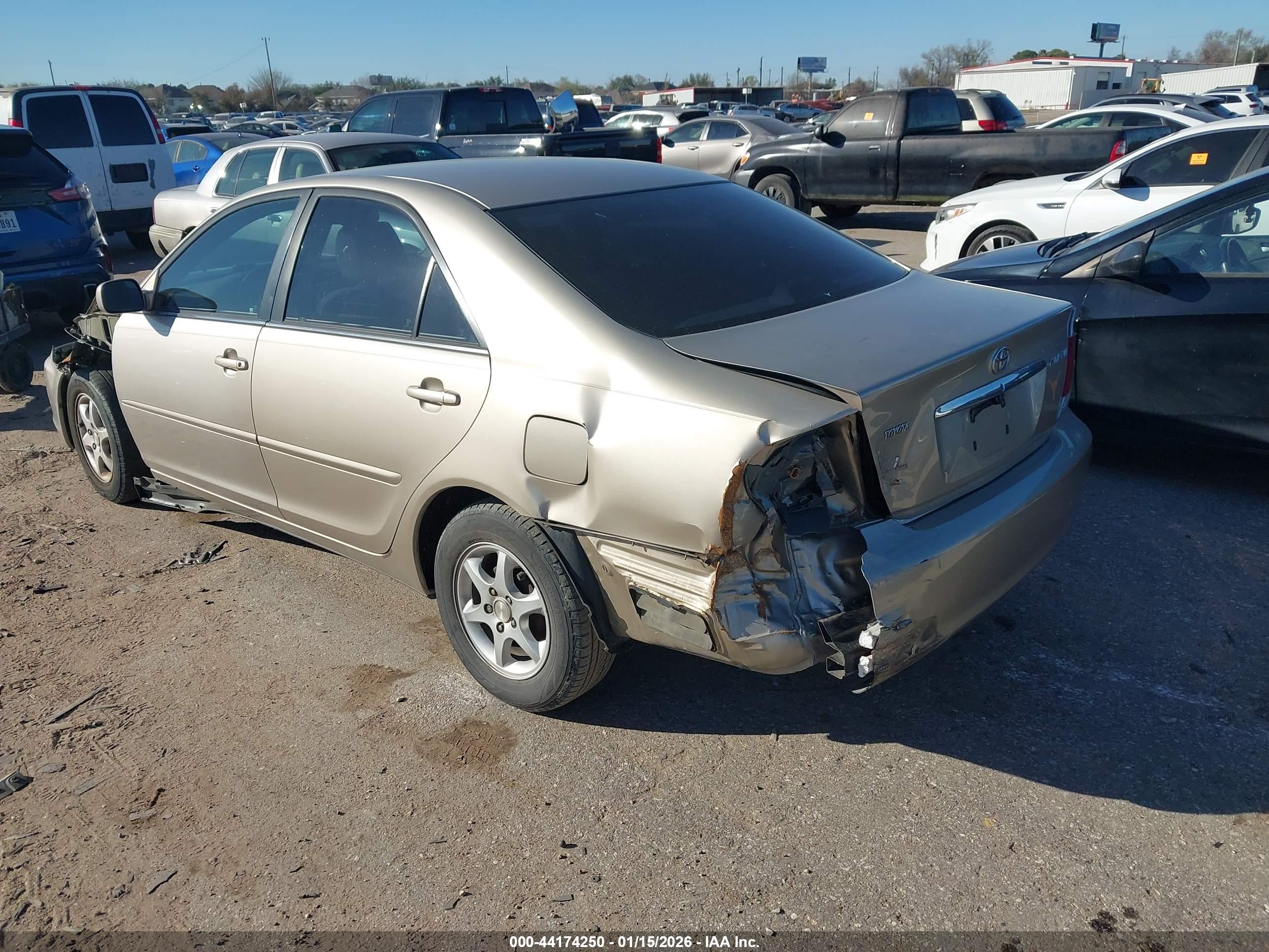 TOYOTA CAMRY image 3