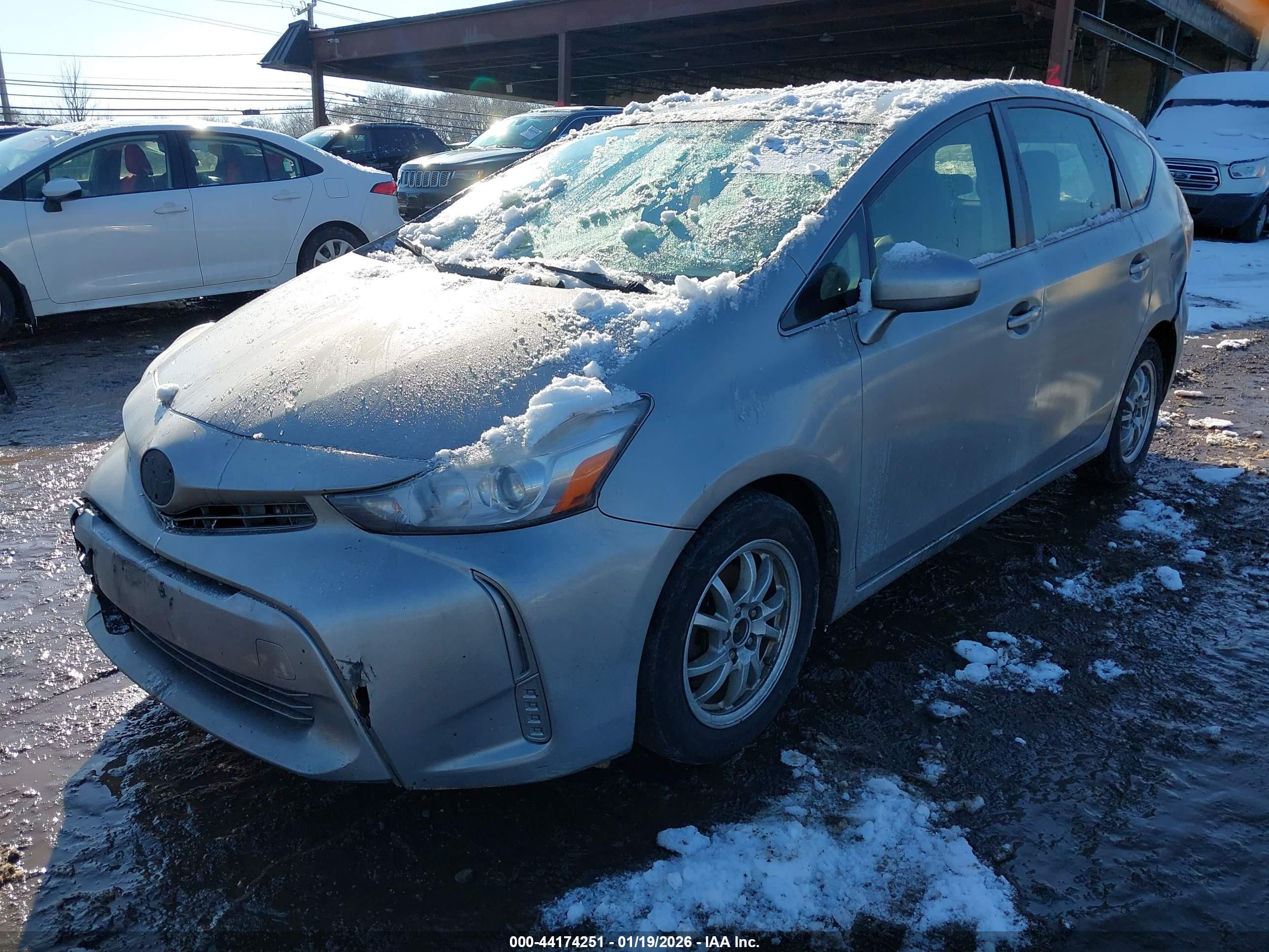TOYOTA PRIUS image 2