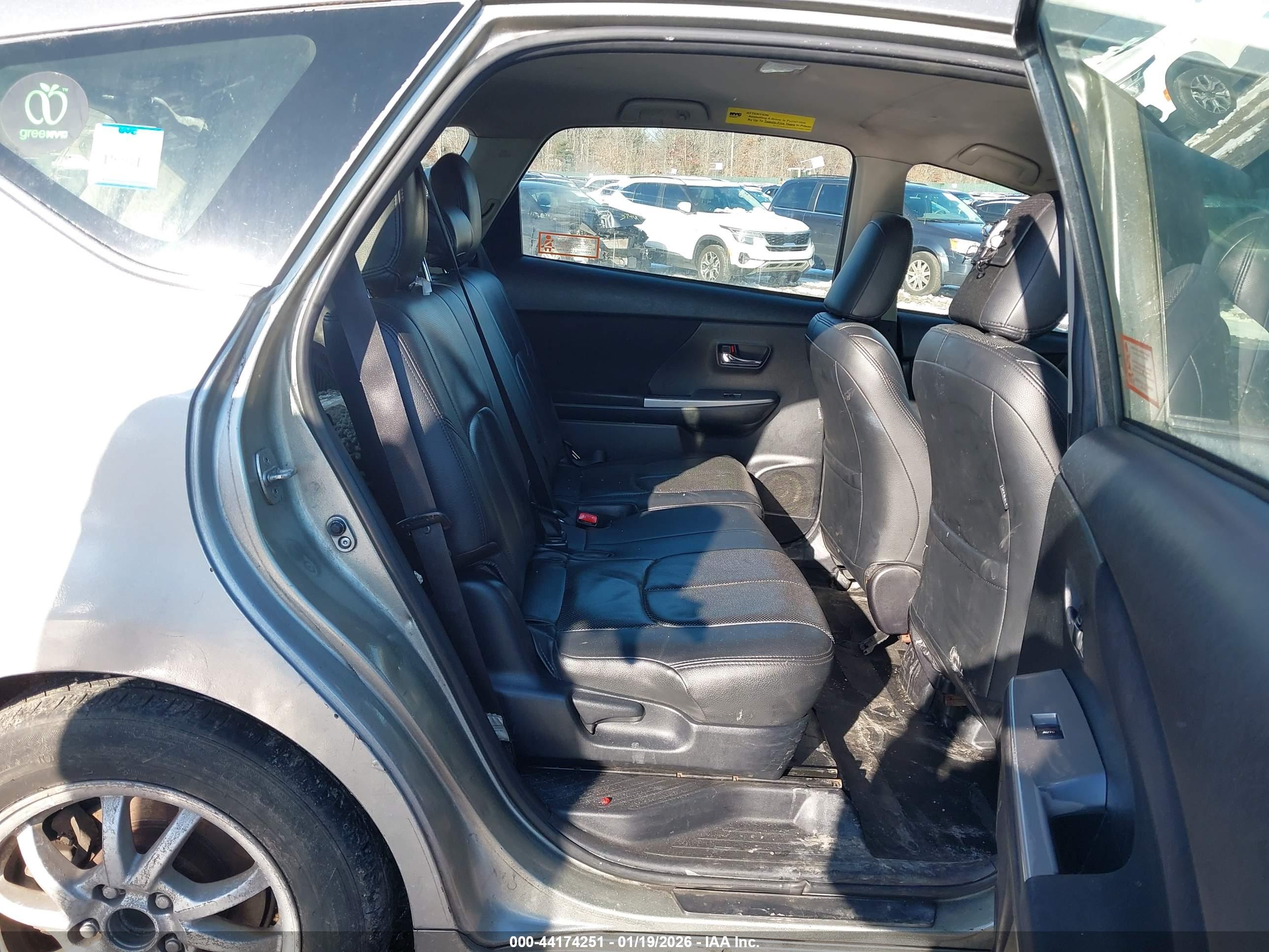 TOYOTA PRIUS image 8