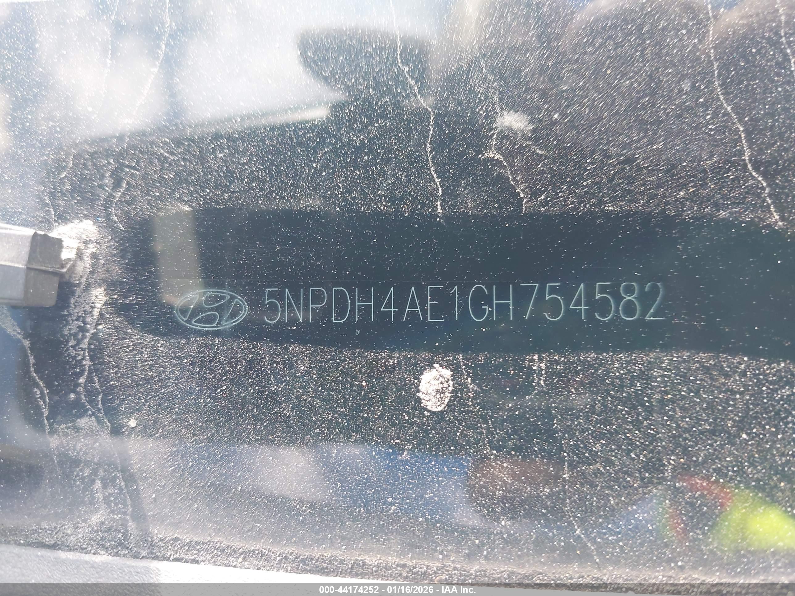 HYUNDAI ELANTRA image 9