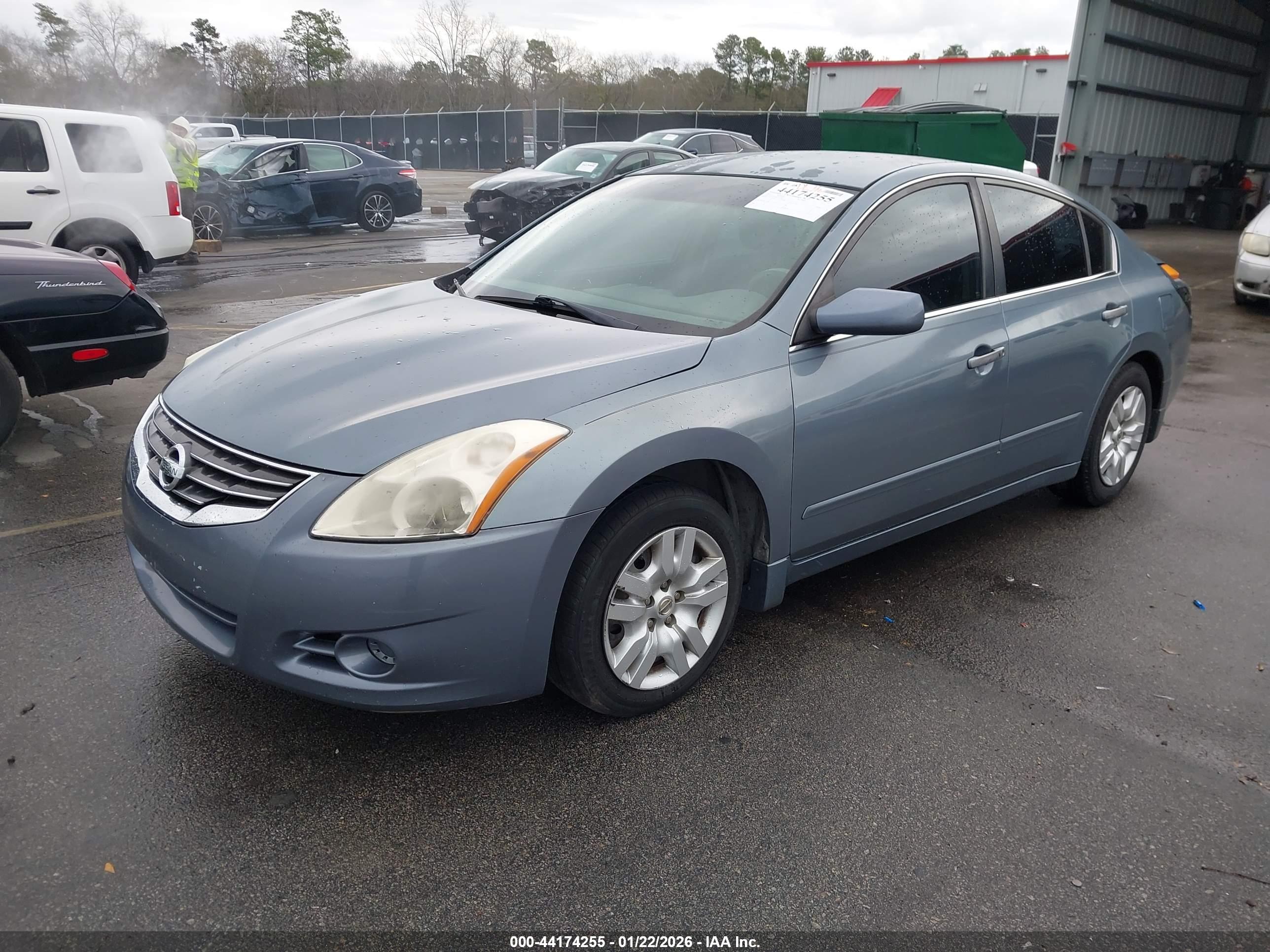 NISSAN ALTIMA image 2