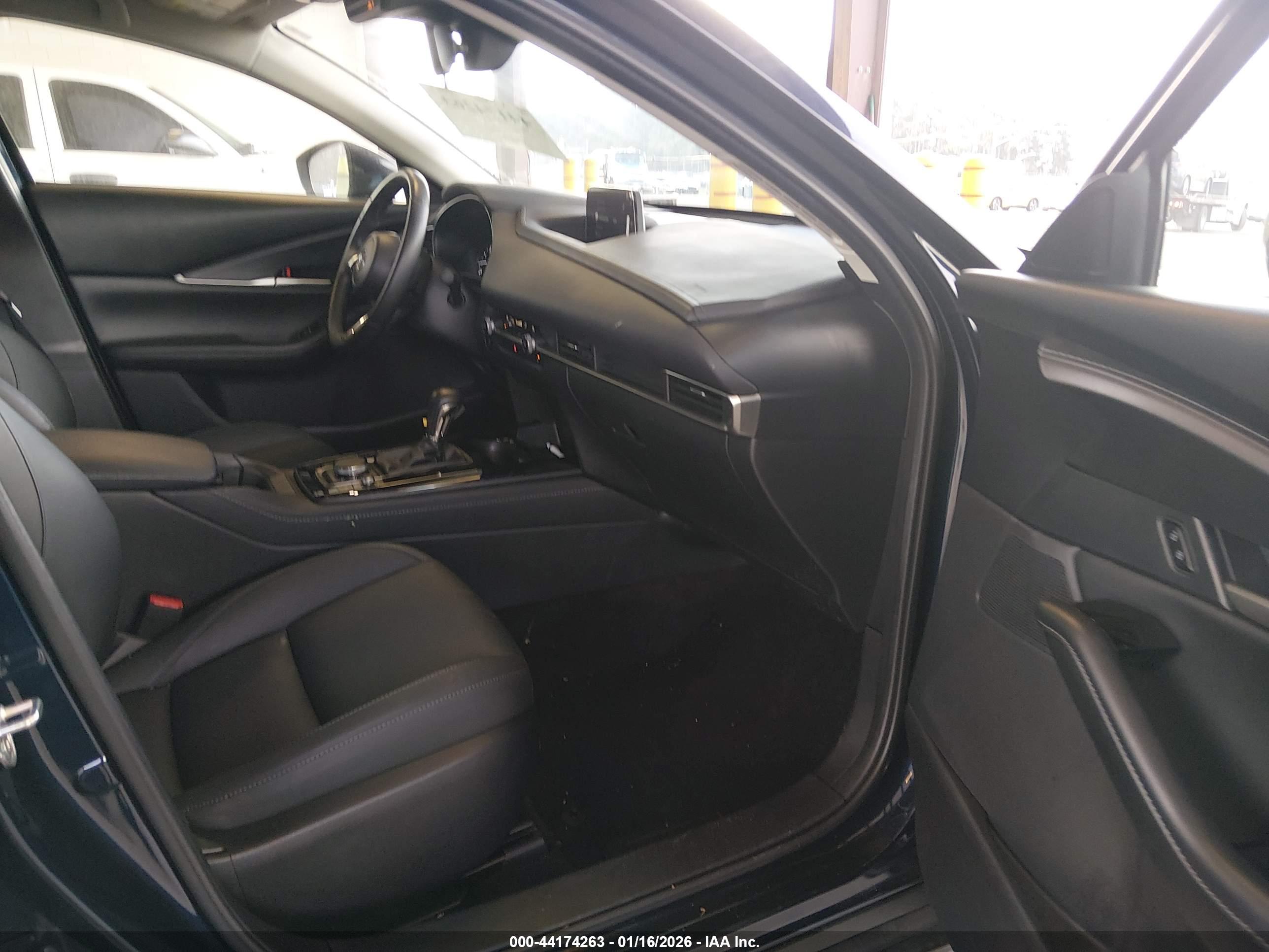 MAZDA CX-30 image 5