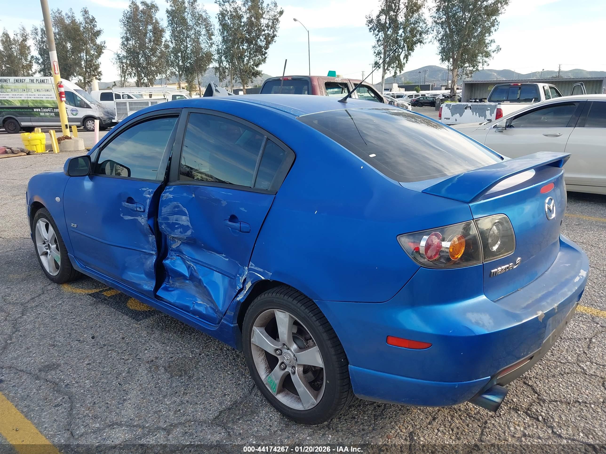 MAZDA MAZDA3 image 3