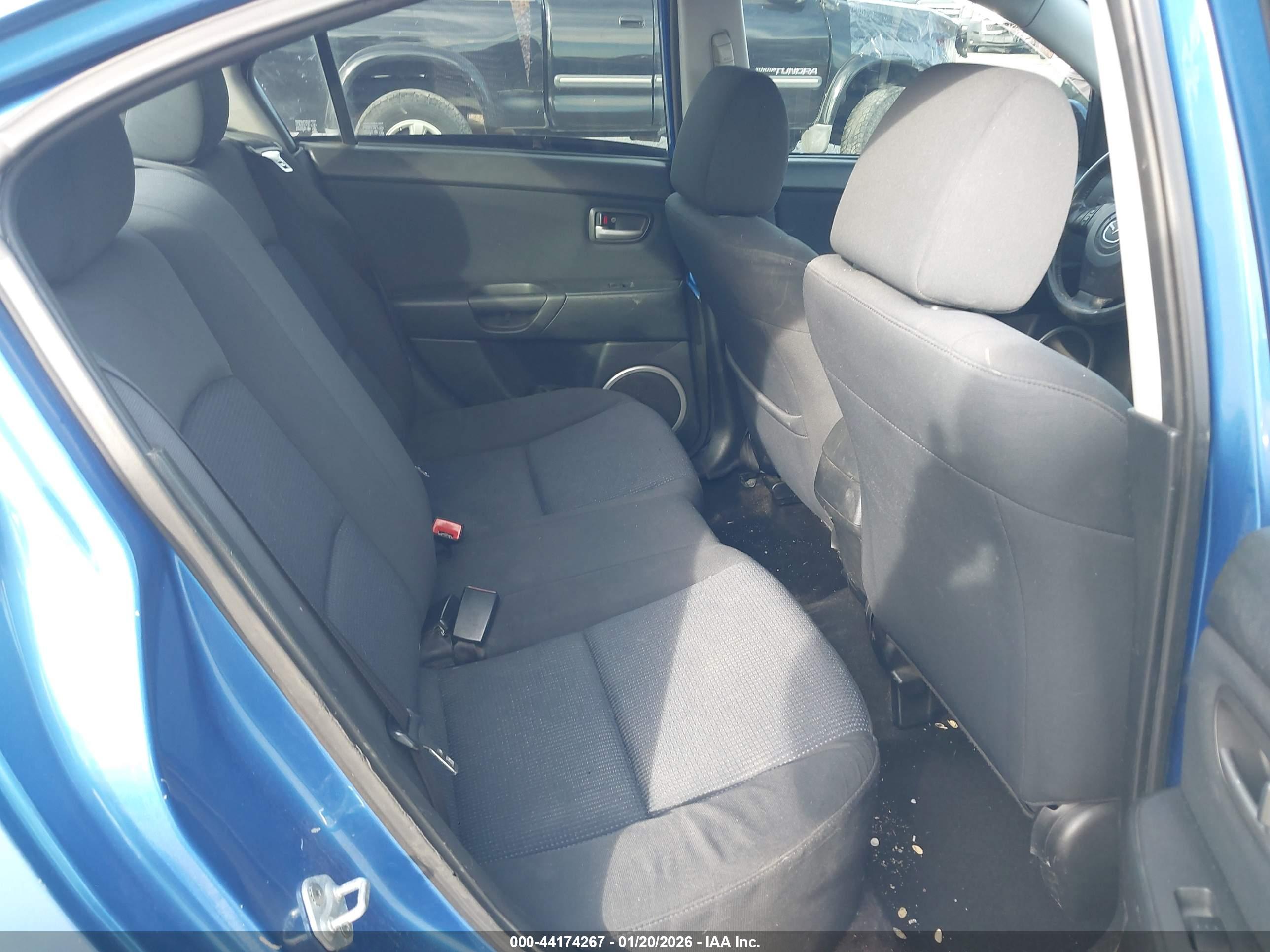 MAZDA MAZDA3 image 8