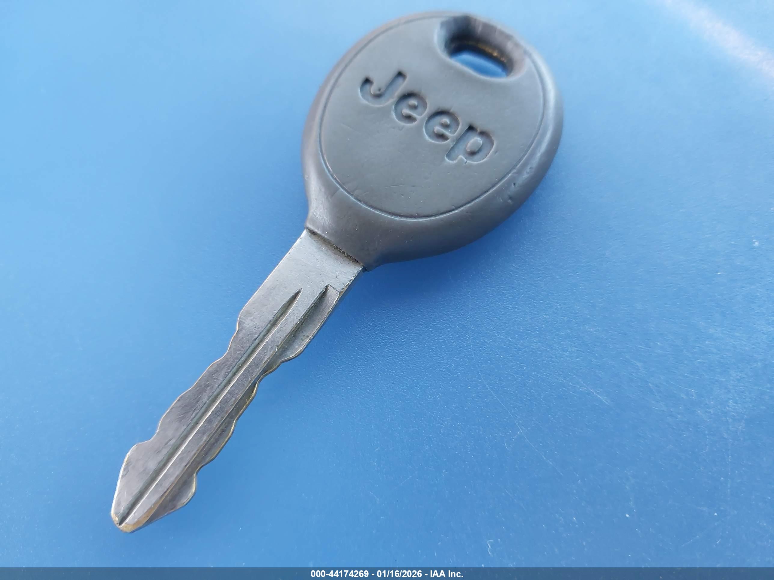 JEEP CHEROKEE image 11