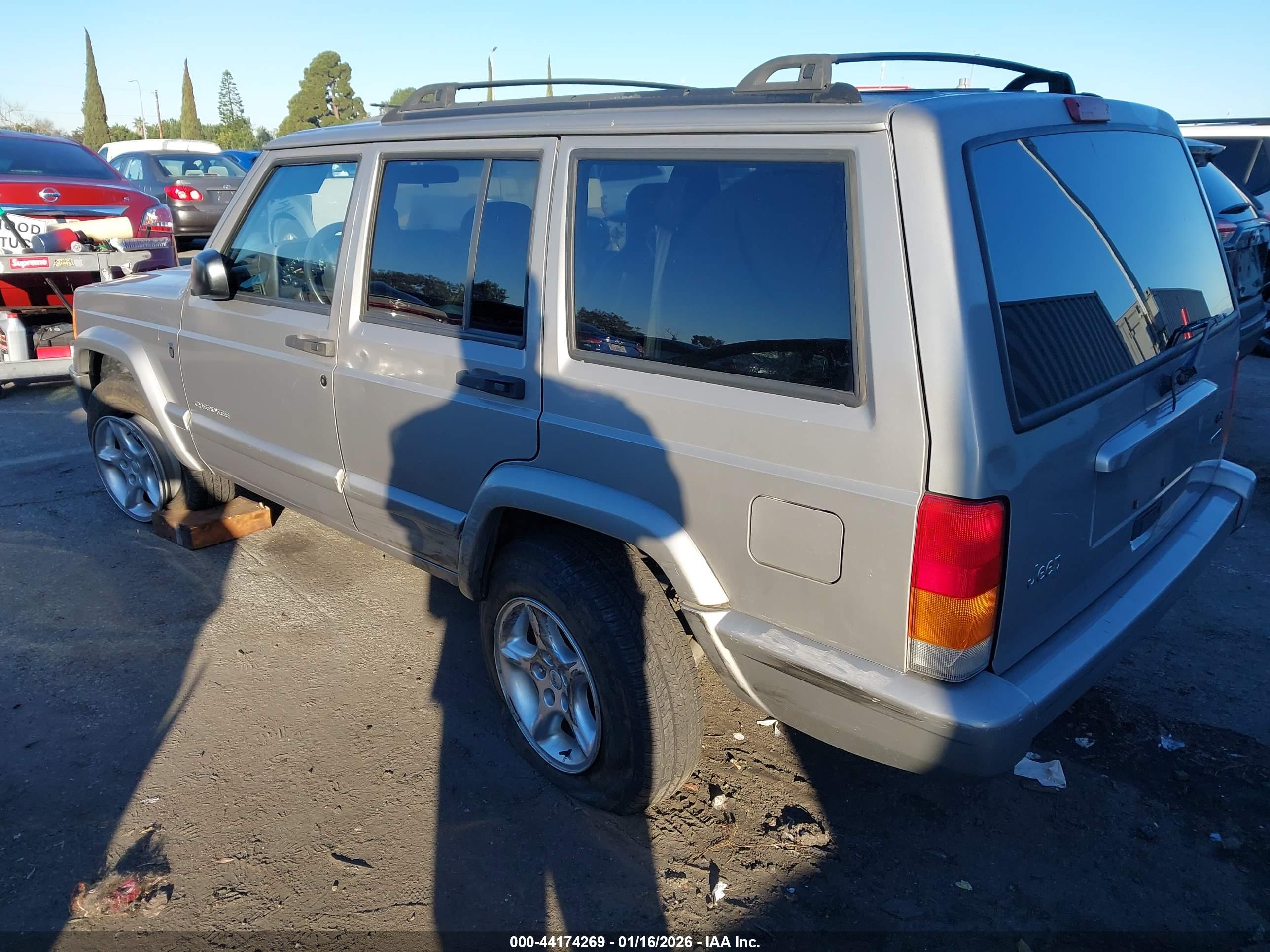 JEEP CHEROKEE image 3