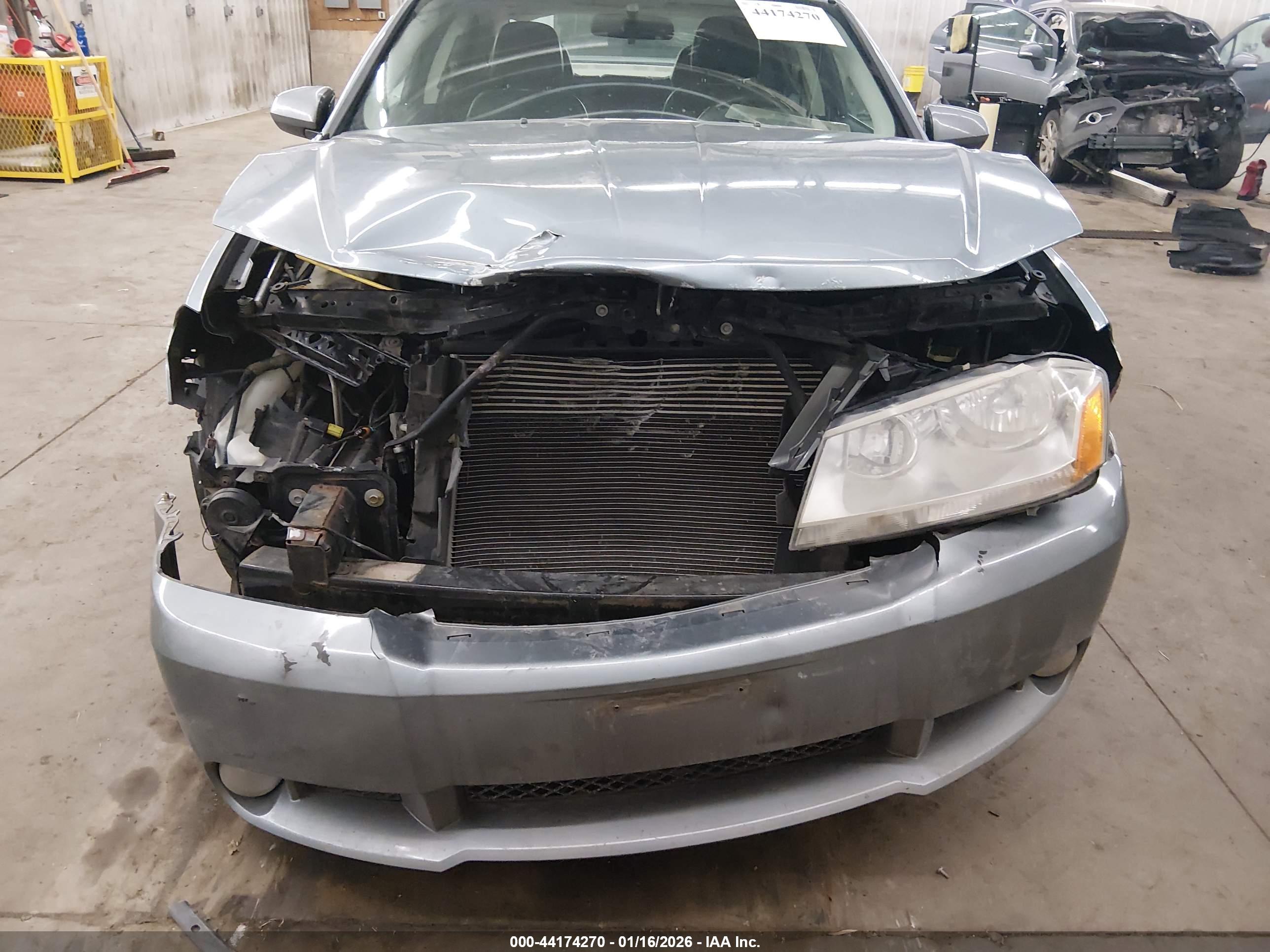 DODGE AVENGER image 6