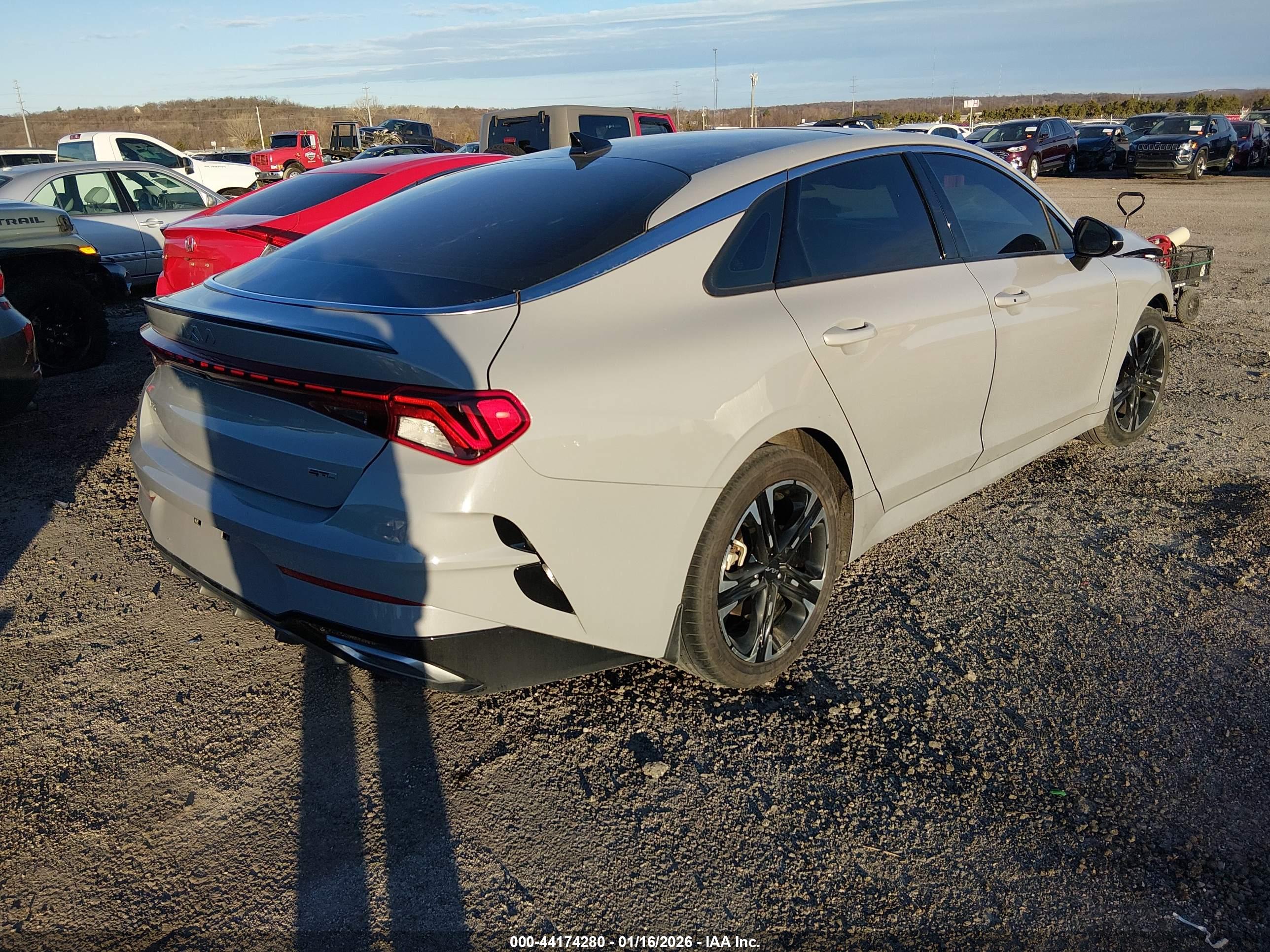 KIA K5 image 4
