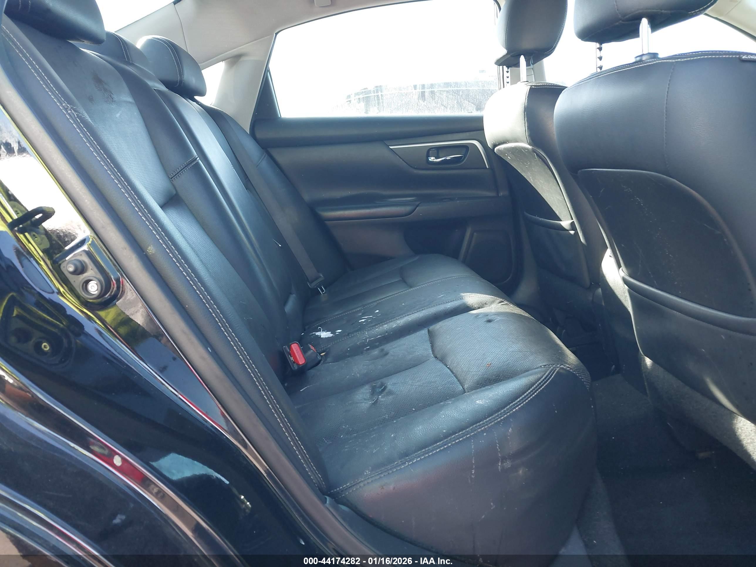 NISSAN ALTIMA image 8