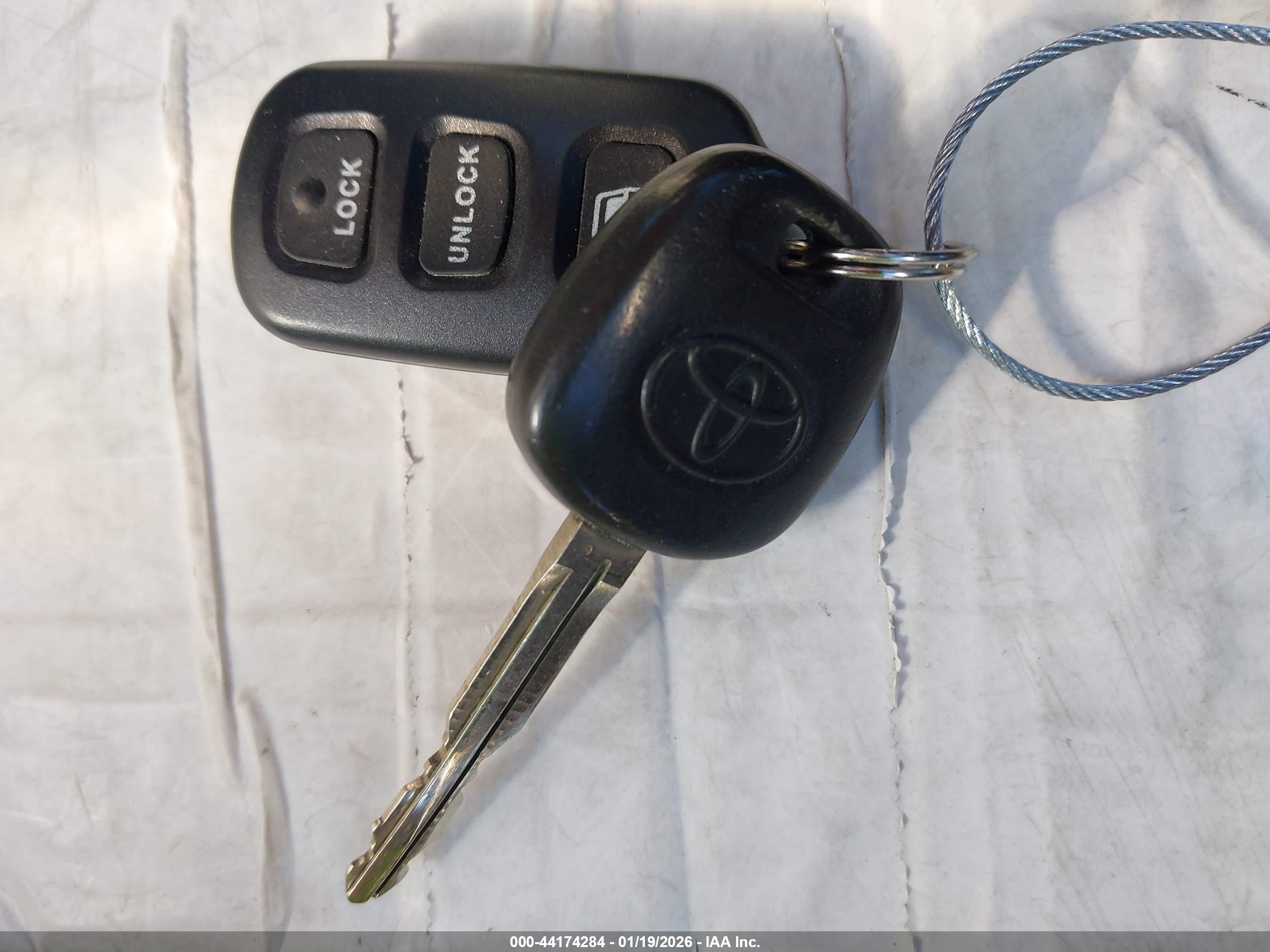 TOYOTA 4RUNNER image 11