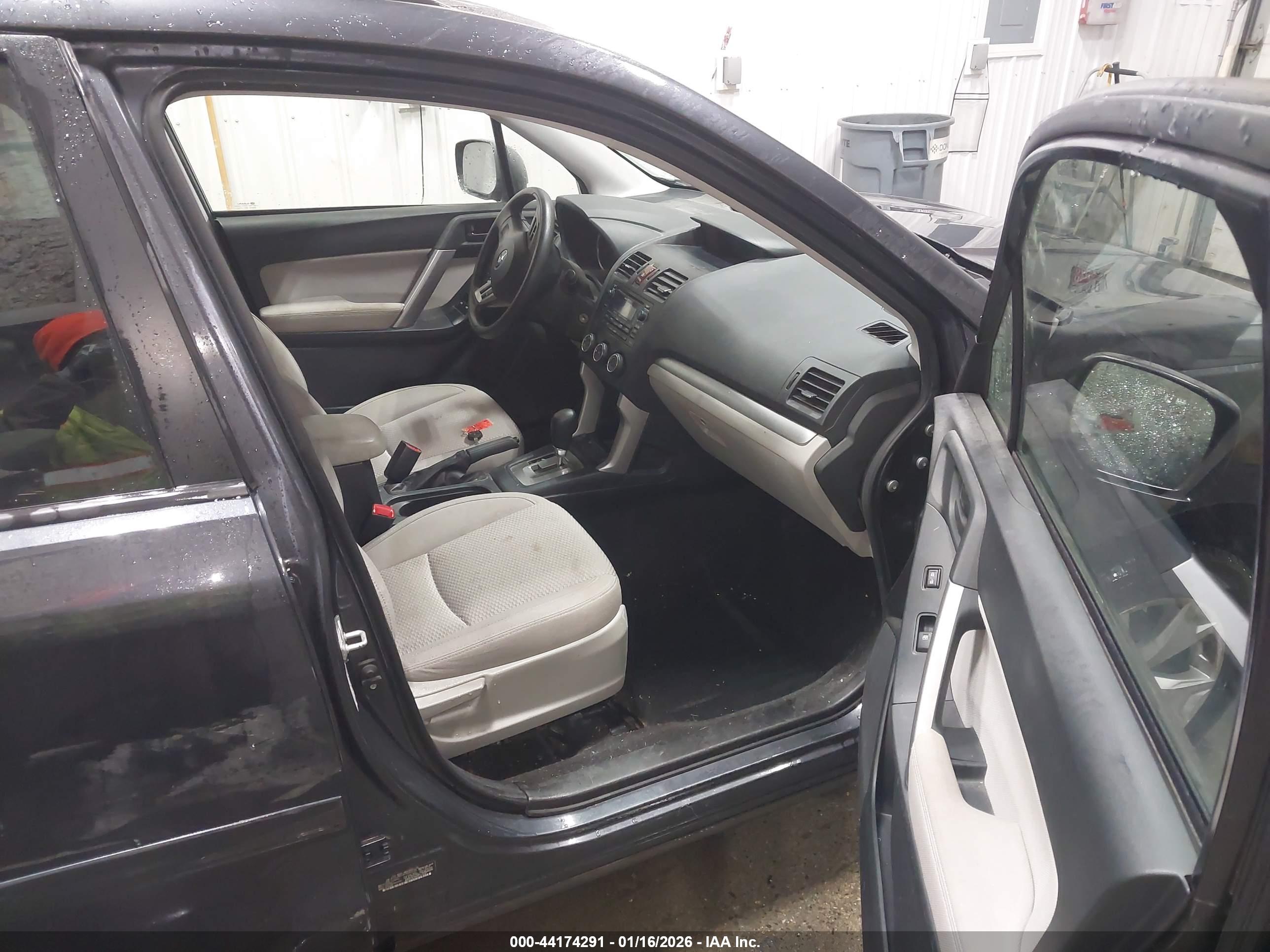 SUBARU FORESTER image 5