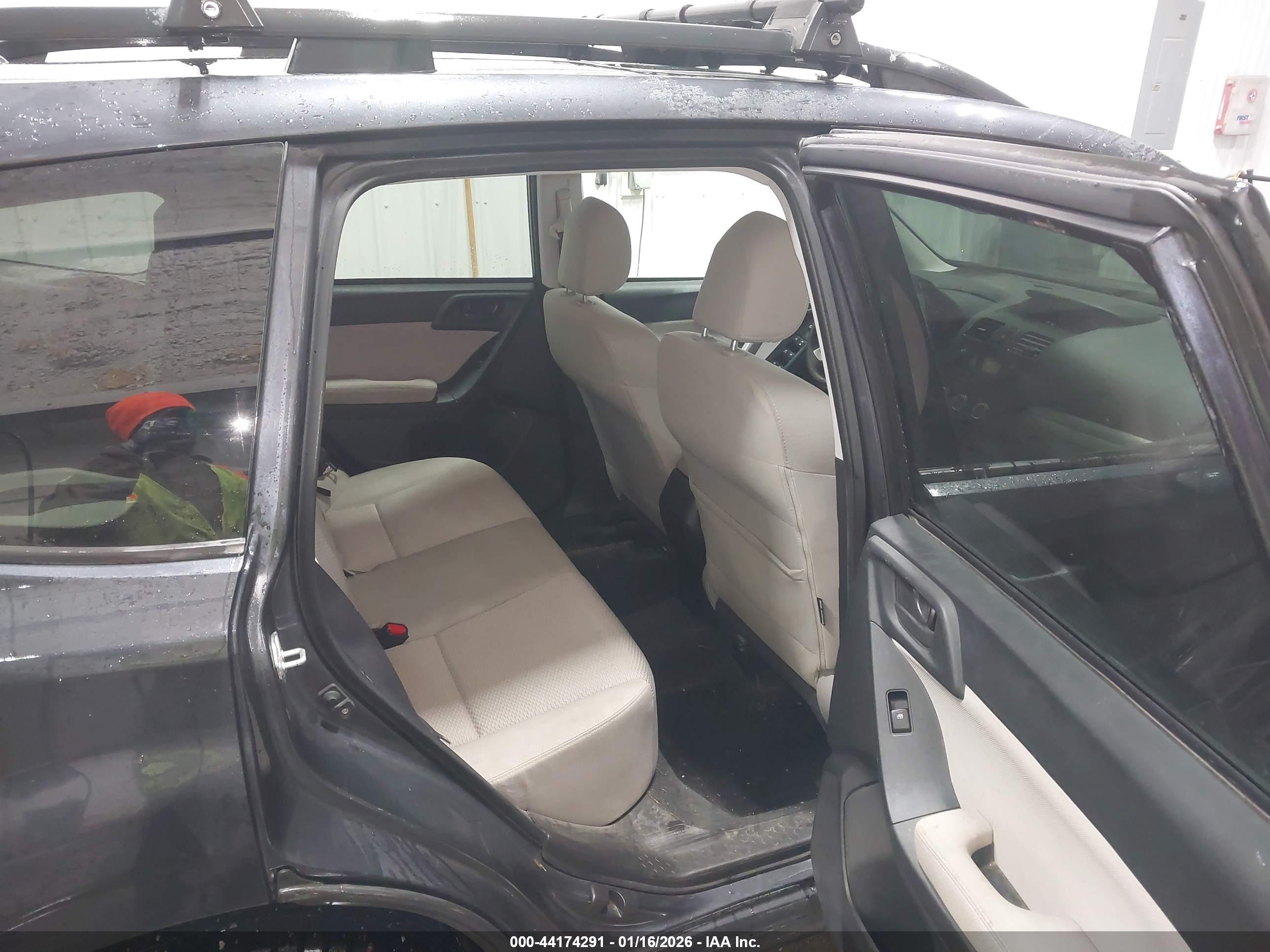 SUBARU FORESTER image 8