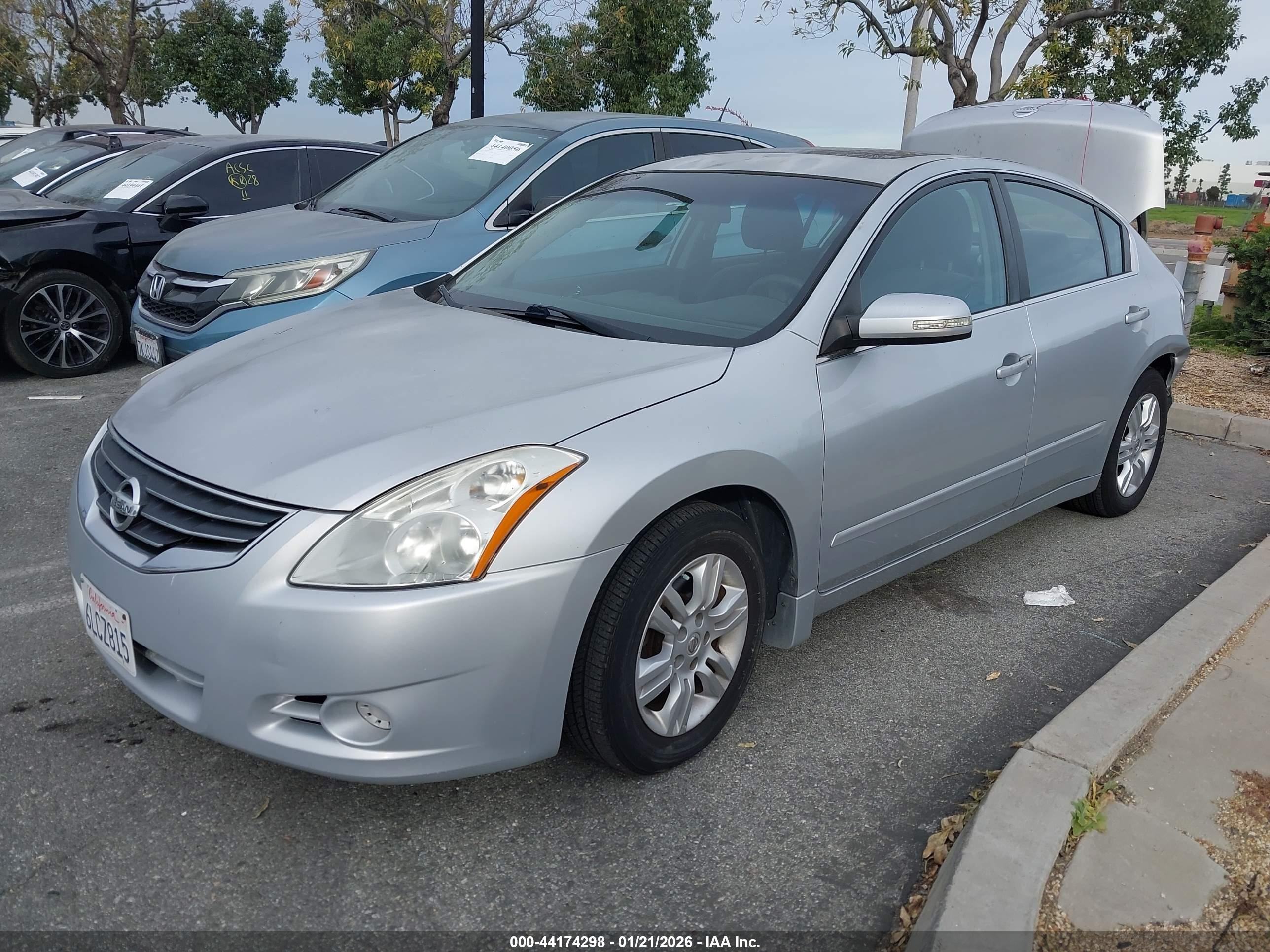 NISSAN ALTIMA image 2